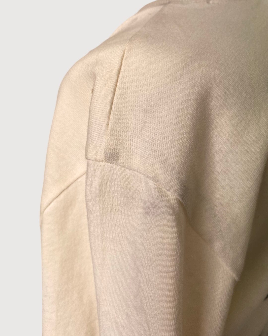 LUXURY PROMISE Cream Off White Logo T-shirt, S