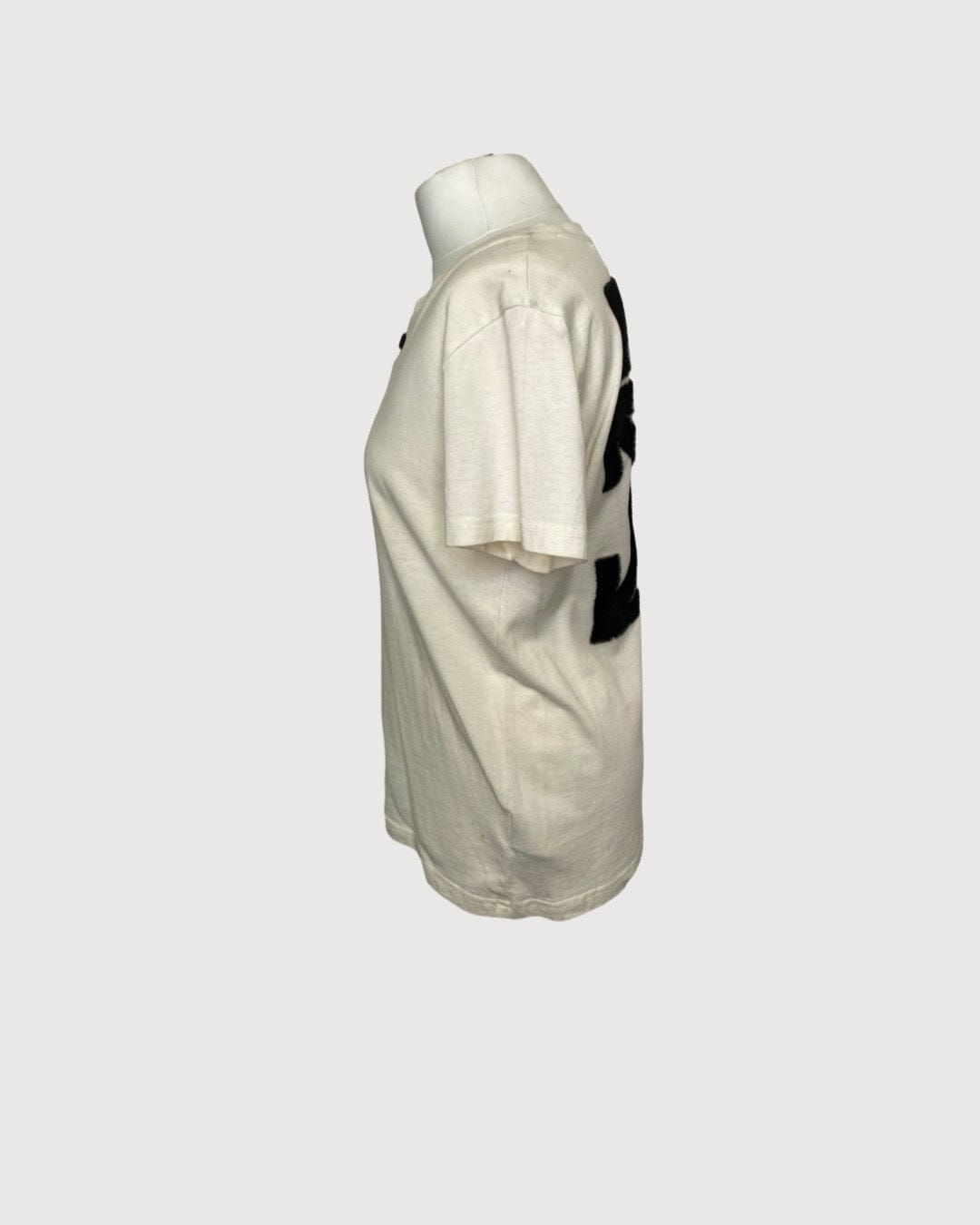 LUXURY PROMISE Cream Off White Logo T-shirt, S
