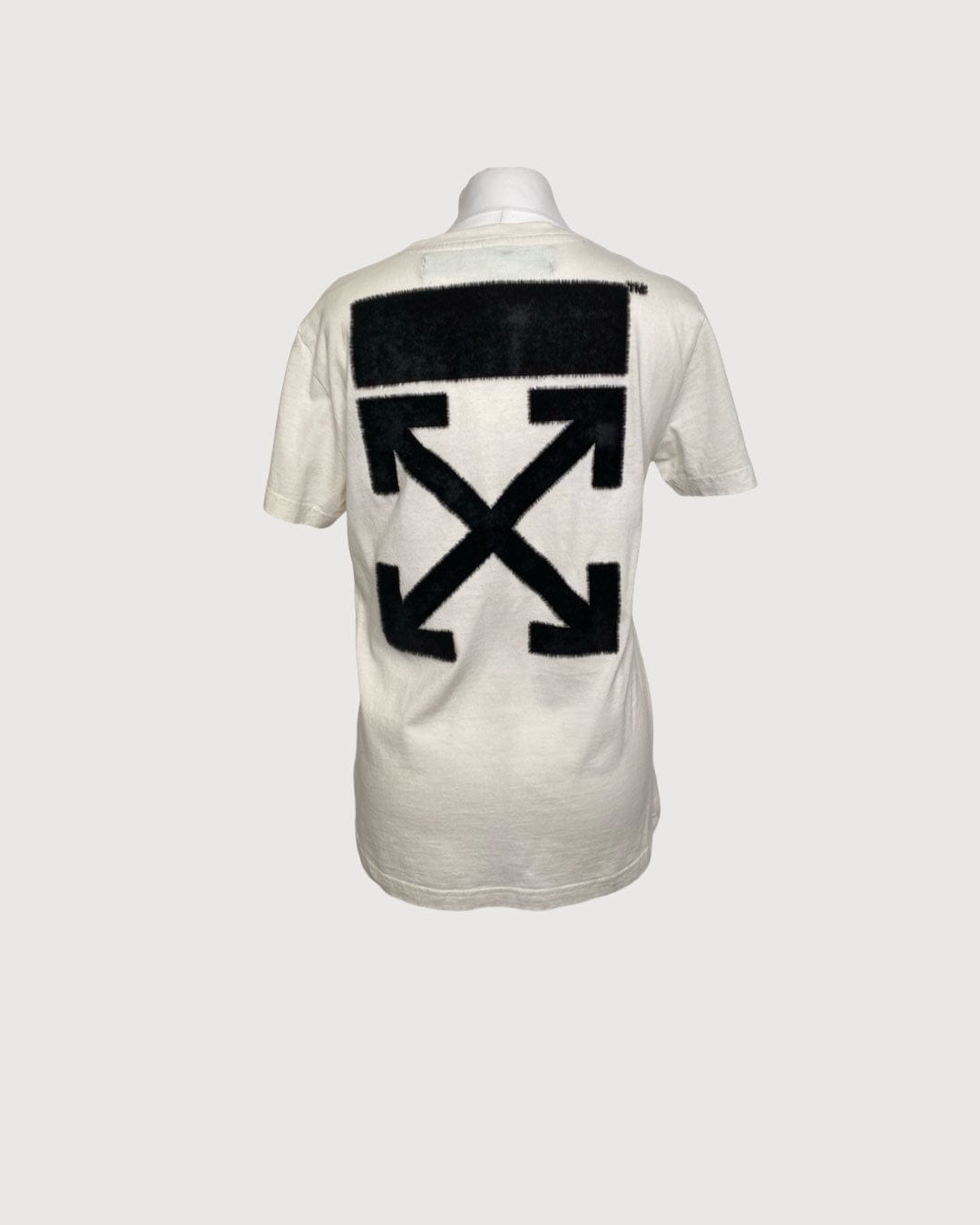LUXURY PROMISE Cream Off White Logo T-shirt, S