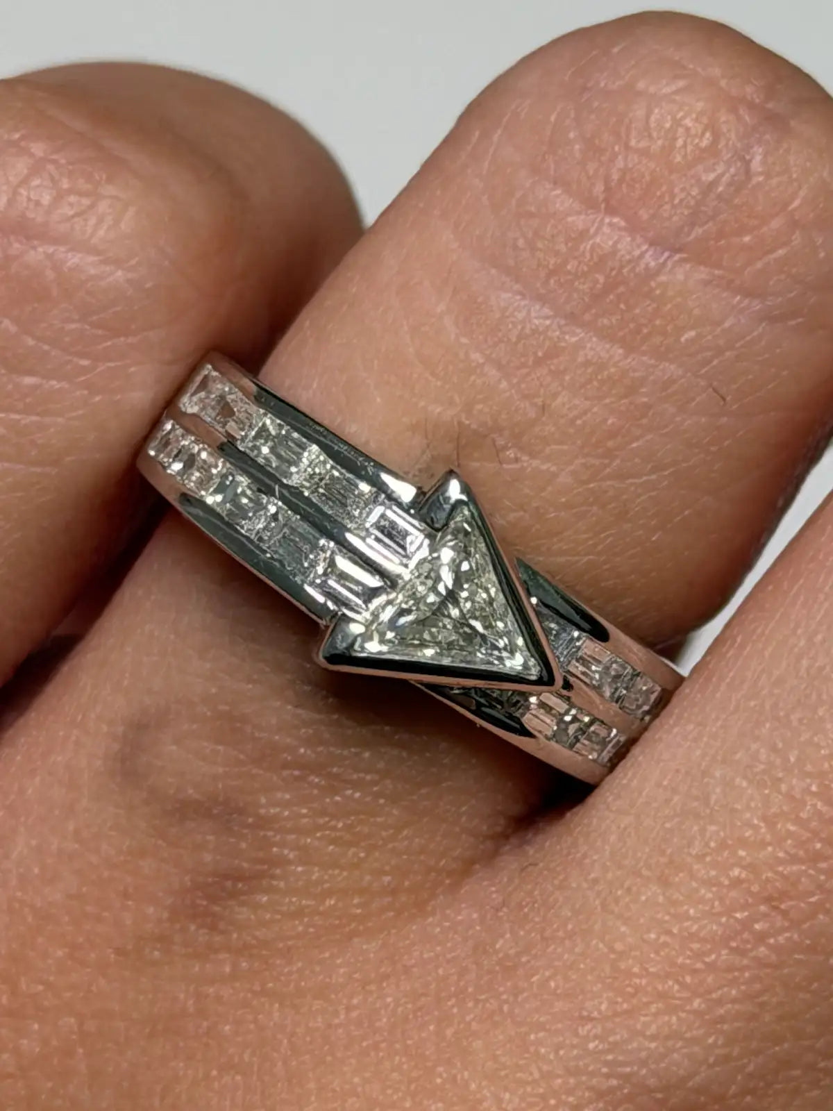 Luxury Promise Trillion Cut Band in Pt900 - D1.23ct / D0.35ct 3064 JJC0408