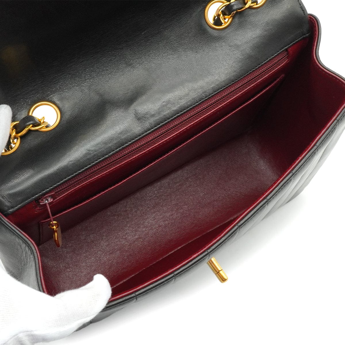 LUXURY PROMISE VINTAGE CHANEL CHEVRON V STITCH CHAIN SHOULDER BAG BLACK LAMB SKIN GOLD HARDWARE 90339645