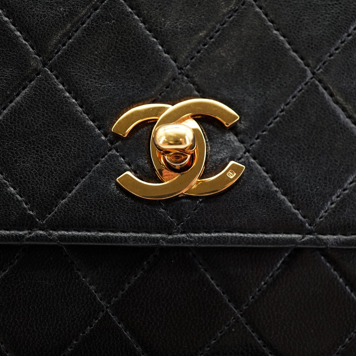 Luxury Promise VINTAGE CHANEL MATELASSE CHAIN HAND SHOULDER BAG BLACK LAMB SKIN GOLD HARDWARE 90335295