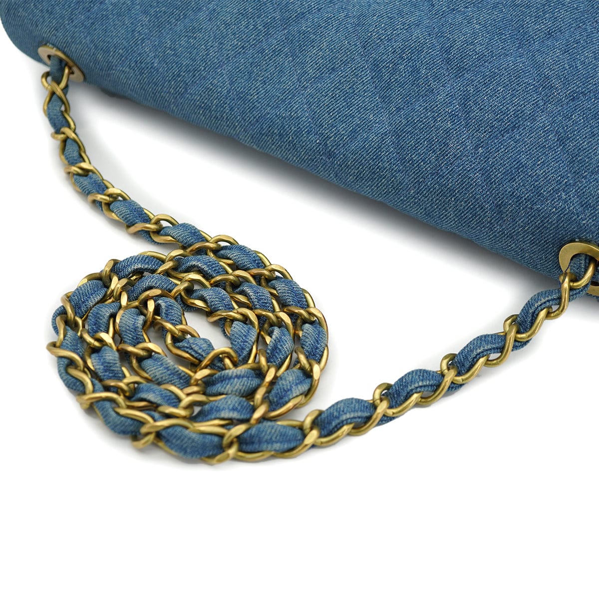 Luxury Promise VINTAGE CHANEL MAXI MATELASSE 34 CHAIN SHOULDER BAG BLUE DENIM GOLD HARDWARE 90335141