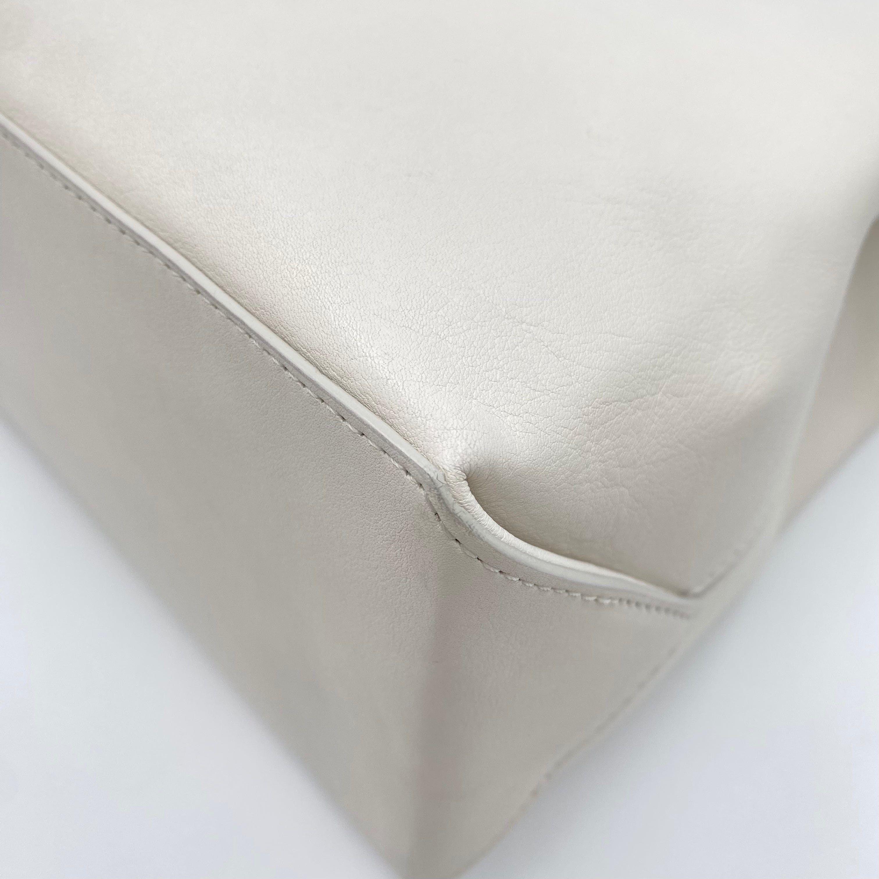 LuxuryPromise CHANEL VINTAGE ESSENTIAL TOTE HAND BAG WHITE CALF SKIN 90198155