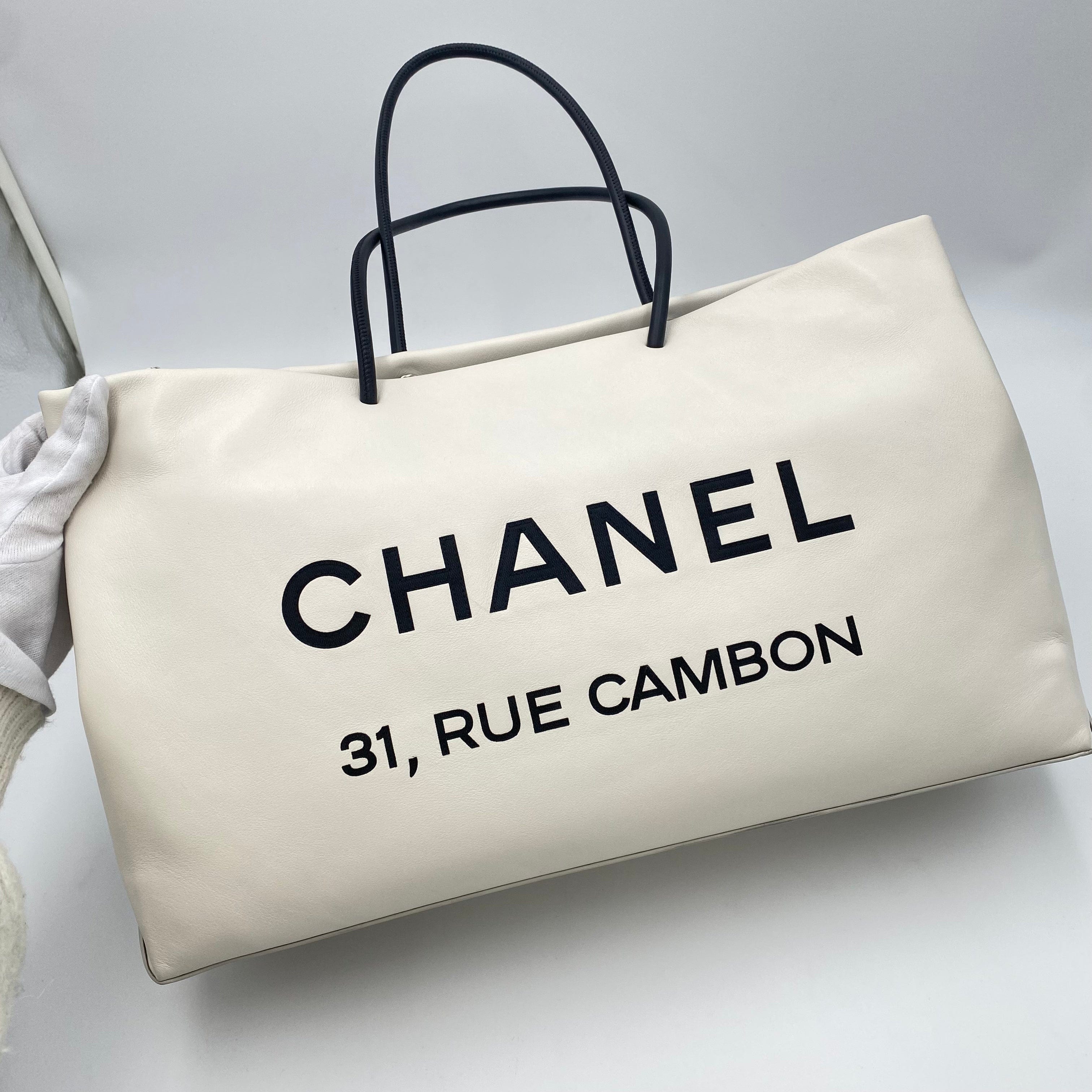 LuxuryPromise CHANEL VINTAGE ESSENTIAL TOTE HAND BAG WHITE CALF SKIN 90198155