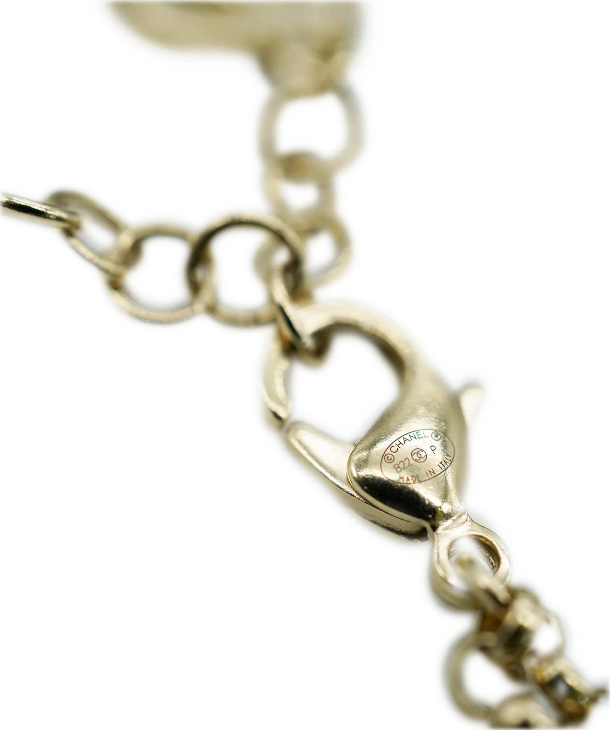 LuxuryPromise Chanel Heart Motif Choc B22P Necklace ALC1967