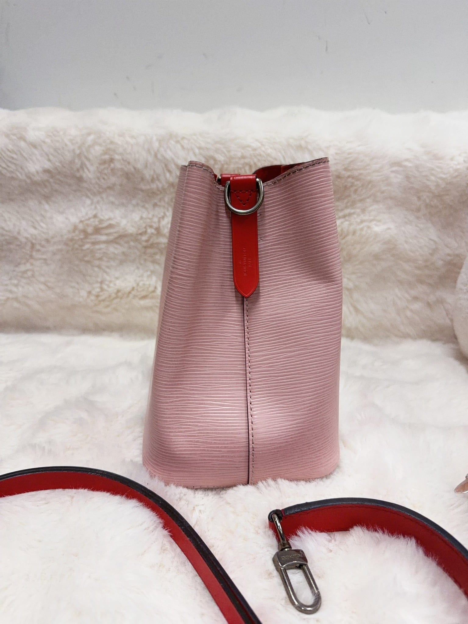 LV Louis Vuitton Epi Leather Bucket Bag – Pink