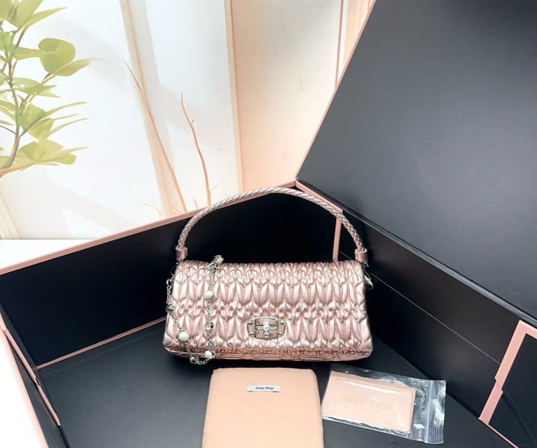 Miu Miu Miu Miu Pink Matelassé Leather Pearl Charm Flap Bag 22938995