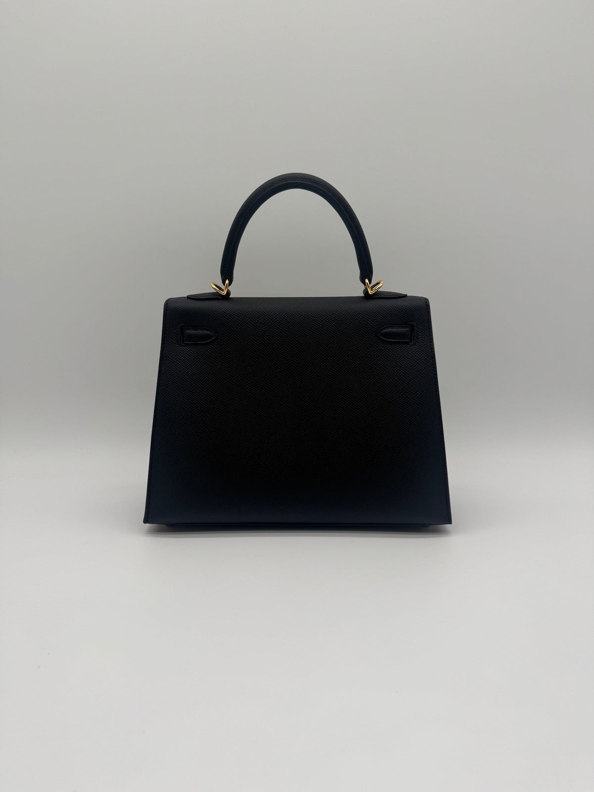 Prime Concierge Hermès Kelly 25 Black Epsom Gold Hardware