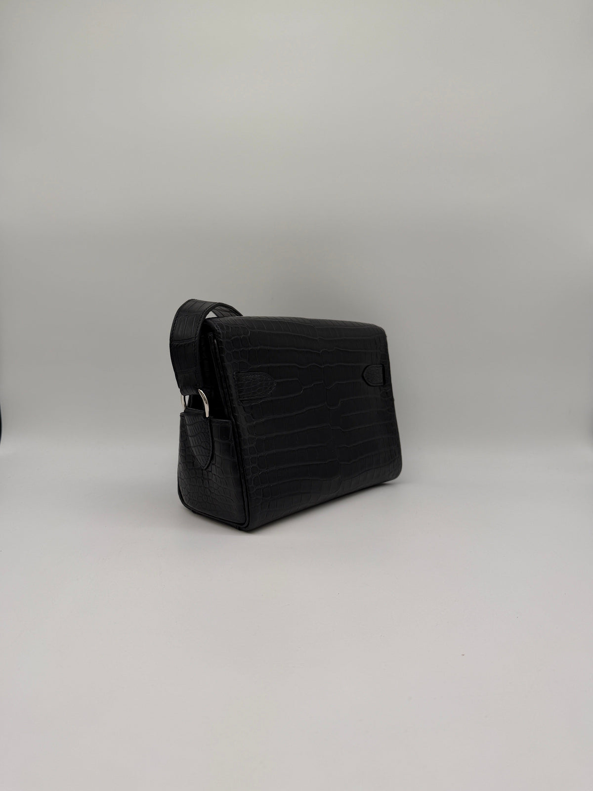 Hermès Kelly Messenger PM Black Matte Porosus Palladium Hardware