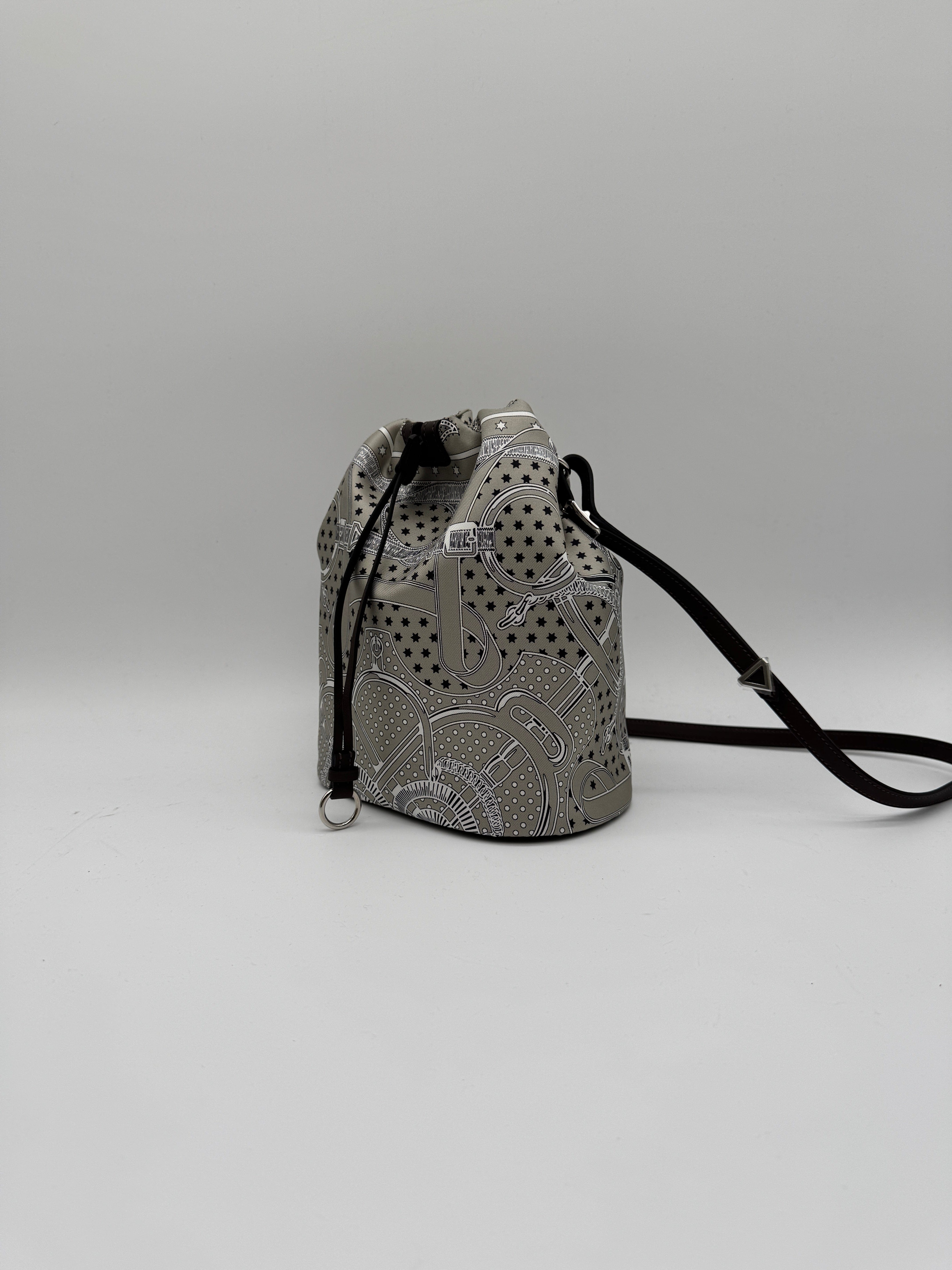 Prime Concierge Hermès Lassoie Hermès bag Silk/Swift Gris Perle/ Moka Palladium Hardware