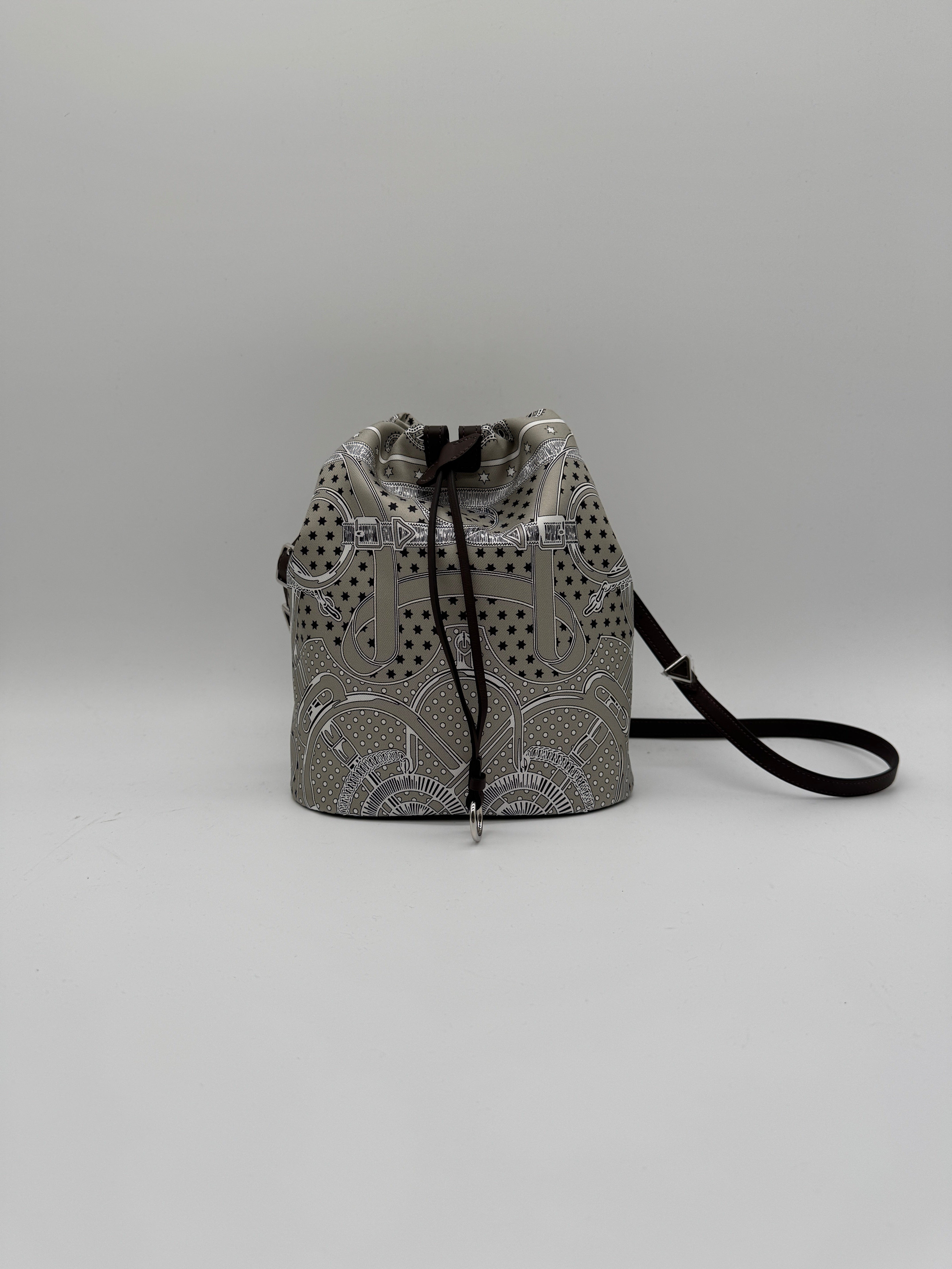 Prime Concierge Hermès Lassoie Hermès bag Silk/Swift Gris Perle/ Moka Palladium Hardware