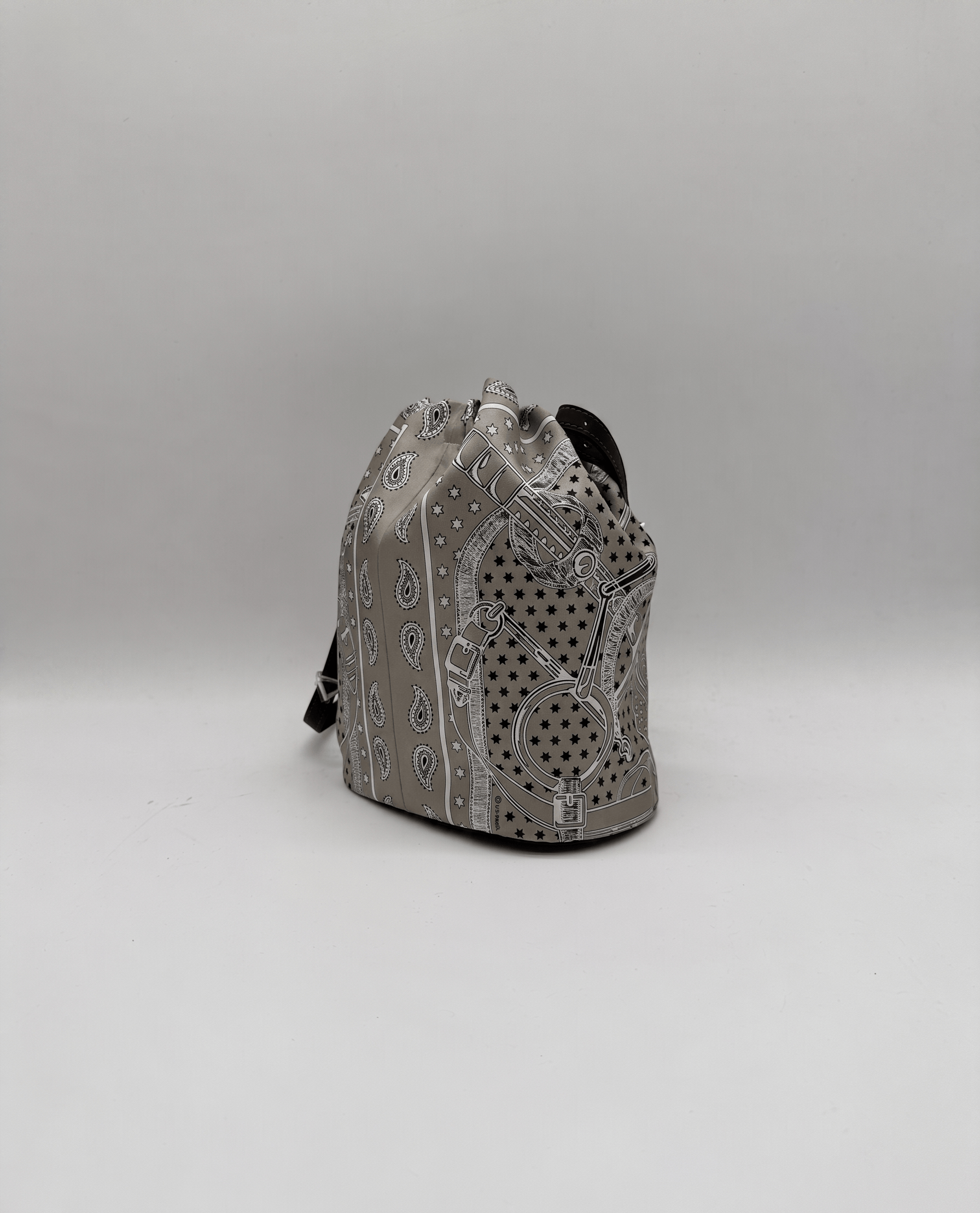 Prime Concierge Hermès Lassoie Hermès bag Silk/Swift Gris Perle/ Moka Palladium Hardware