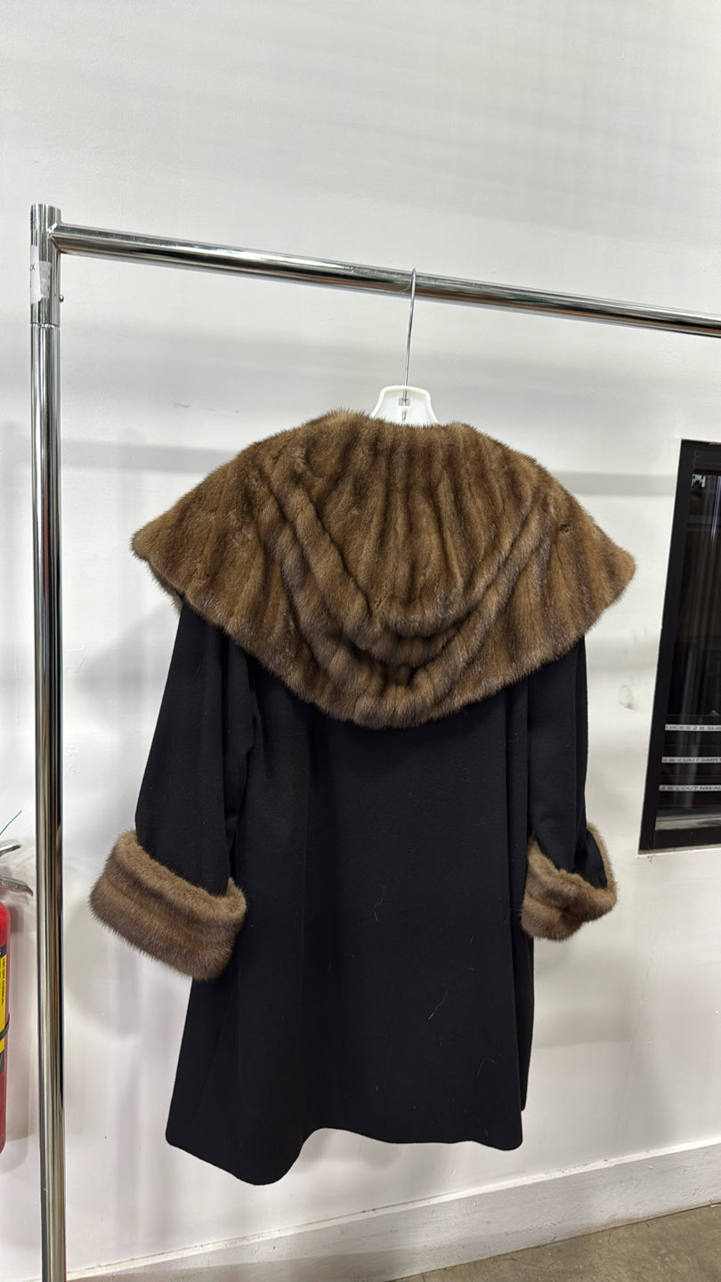 BLACK CASHMERE AND LUNARAINE MINK STROLLER Black