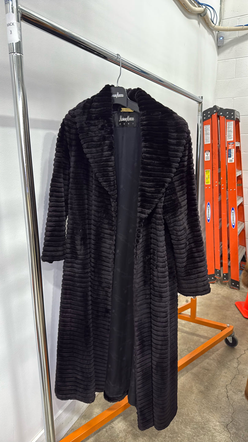 Black Dyed Sheared Beaver Coat - Black GM16041901914
