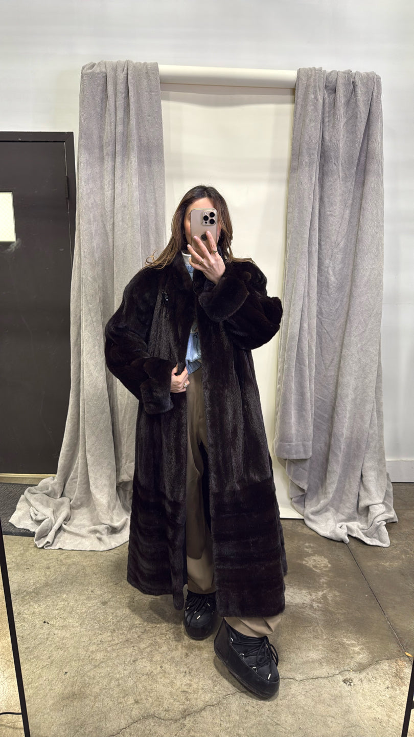 Ranch Mink Skin On Skin Short Coat Reversible To Silk - Black GM19052331973