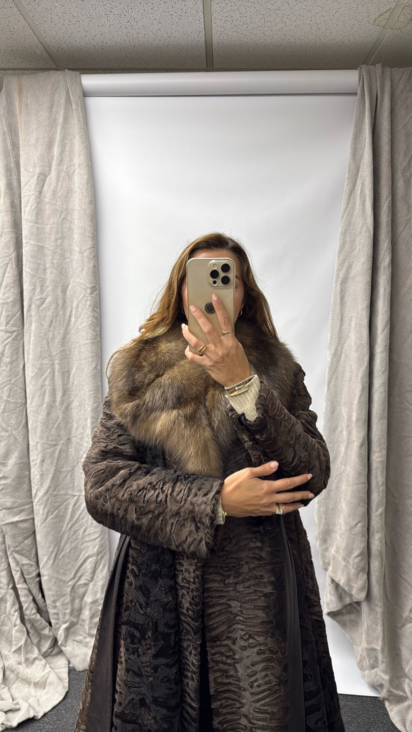 CHOCOLATE SWAKARA LAMB STROLLER WITH SABLE COLLAR Brown