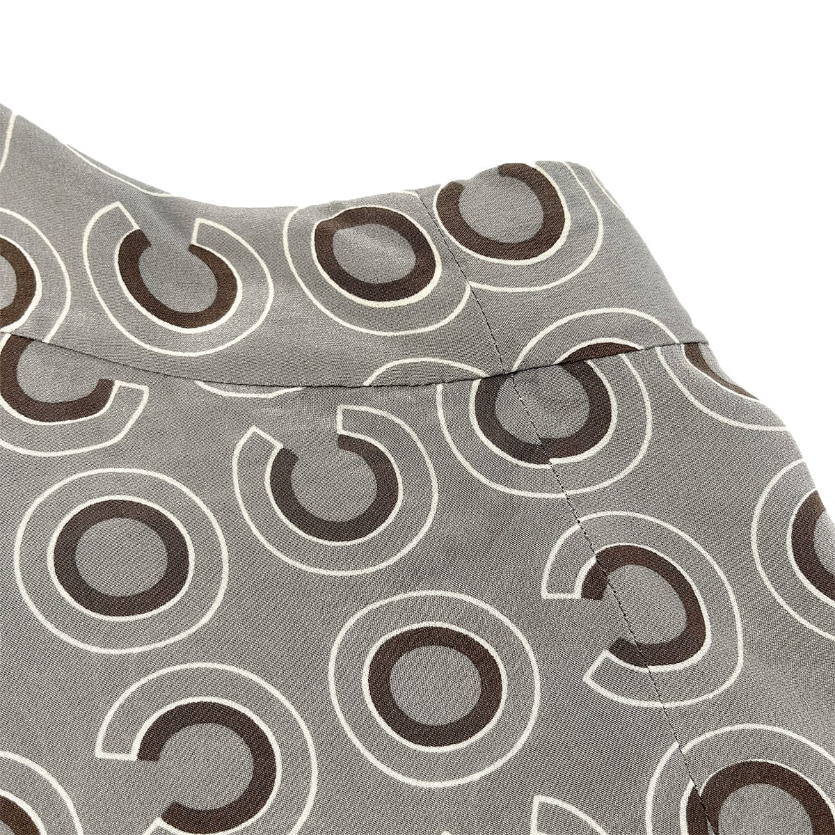 PURPOSE CHANEL COCO LOGO SLEEVELESS BLOUSE GRAY SILK 44 01A RTW 90288026