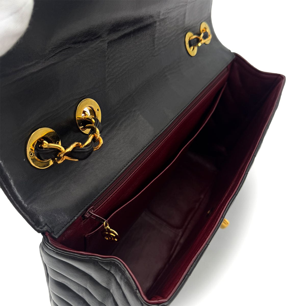 PURPOSE CHANEL VINTAGE CHEVRON CHAIN SHOULDER BAG BLACK LAMB SKIN 90286581