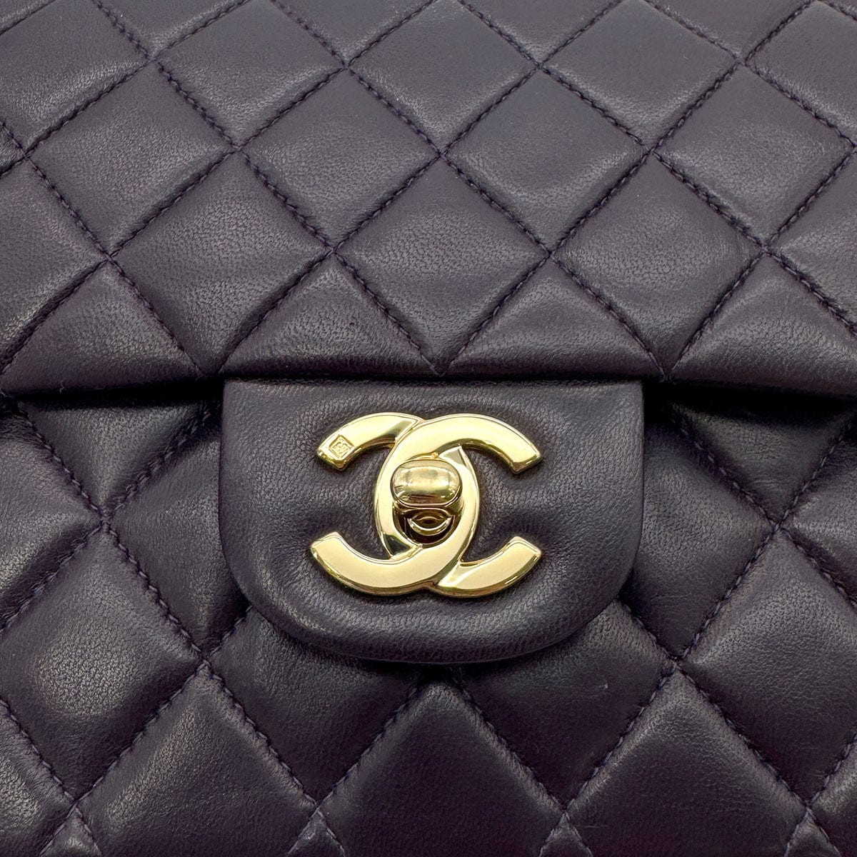 PURPOSE CHANEL VINTAGE CLASSIC FLAP MEDIUM CHAIN SHOULDER BAG PURPLE LAMB SKIN 90294197