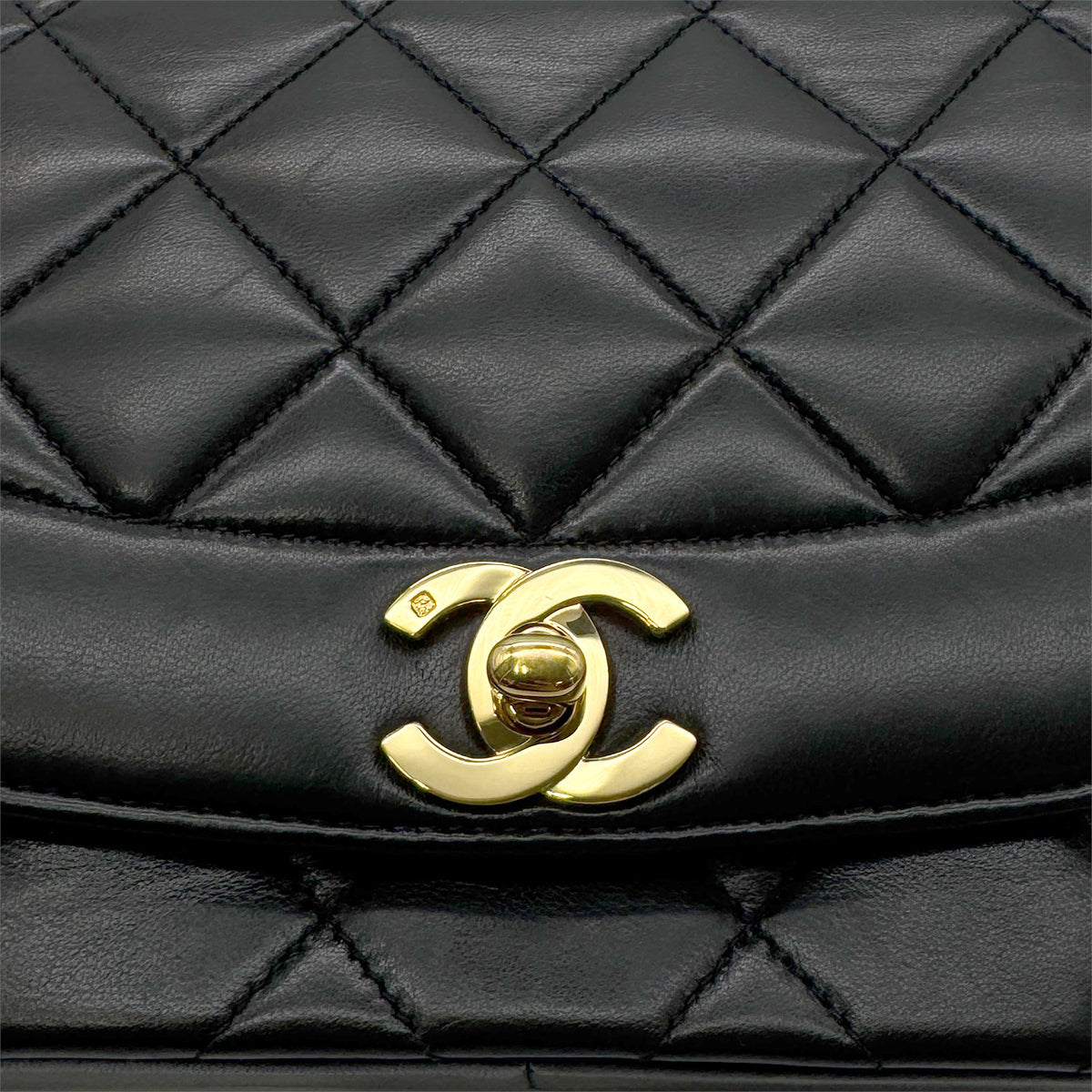 PURPOSE CHANEL VINTAGE DIANA MEDIUM CHAIN SHOULDER BAG BLACK LAMB SKIN 90281240