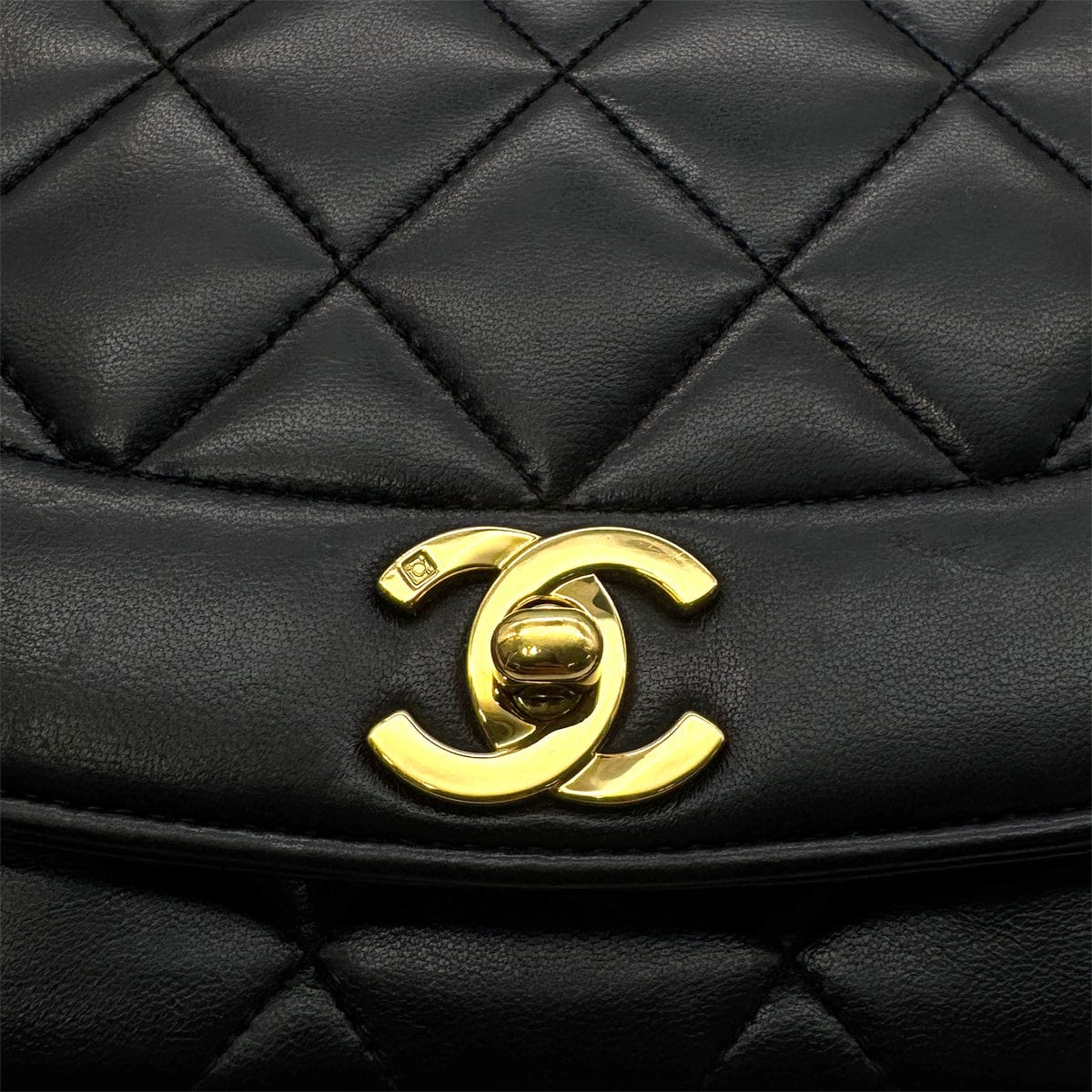 PURPOSE CHANEL VINTAGE DIANA MEDIUM CHAIN SHOULDER BAG BLACK LAMB SKIN 90281258