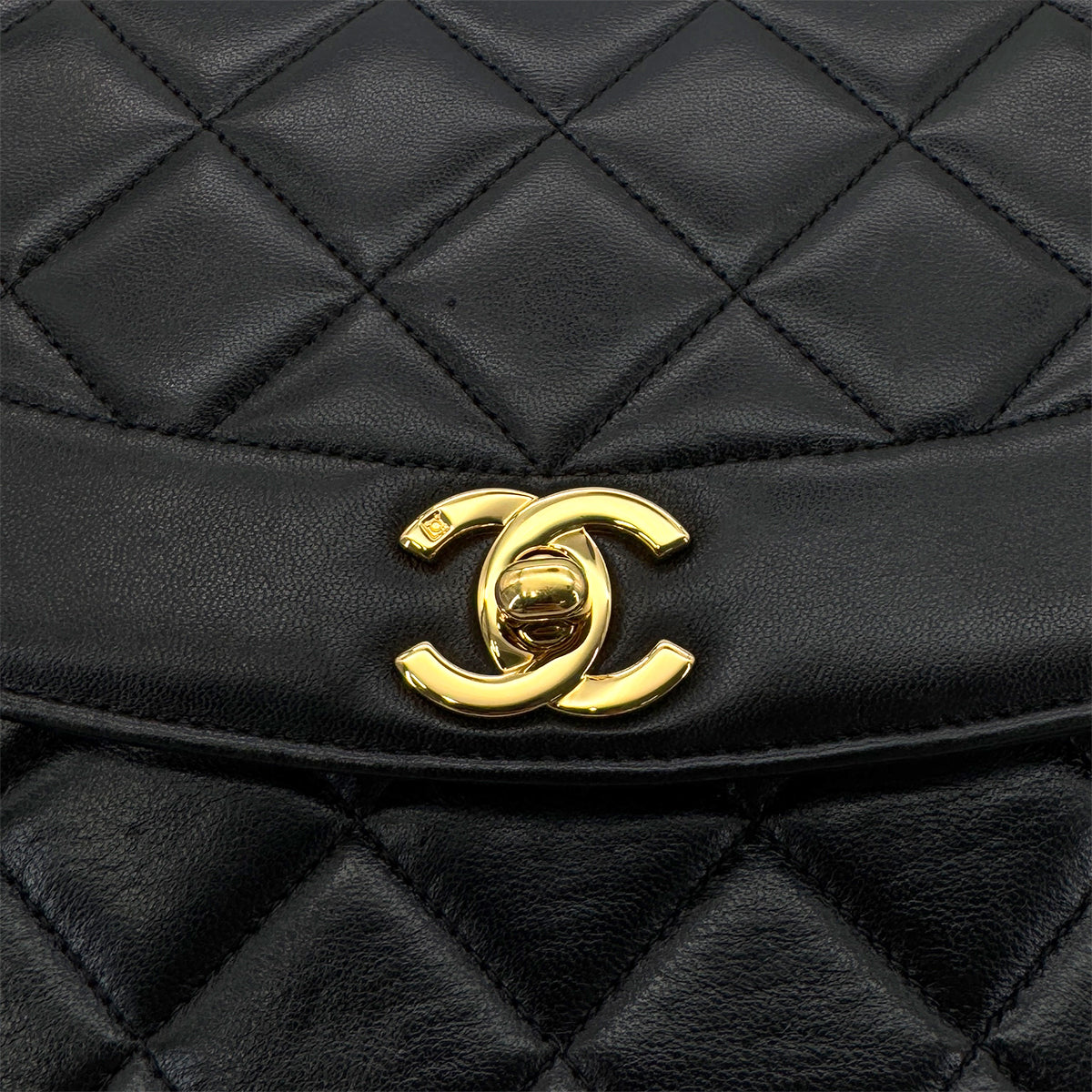 PURPOSE CHANEL VINTAGE MATELASSE CHAIN SHOULDER BAG BLACK LAMB SKIN 90286874