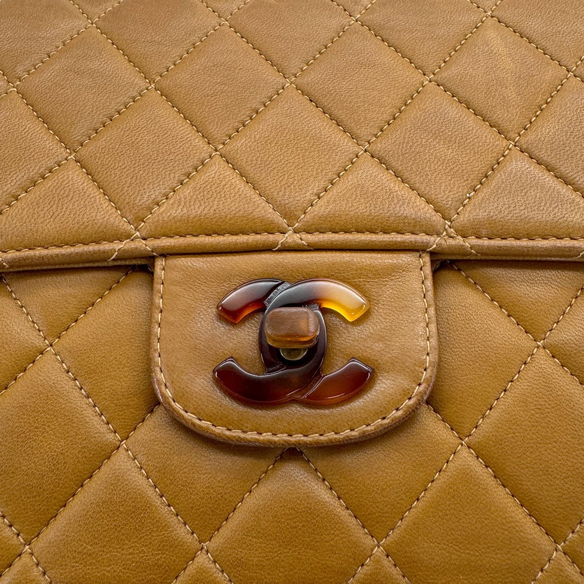 PURPOSE CHANEL VINTAGE MATELASSE TORTOISESHELL CHAIN SHOULDER BAG BROWN LAMB SKIN 90308267