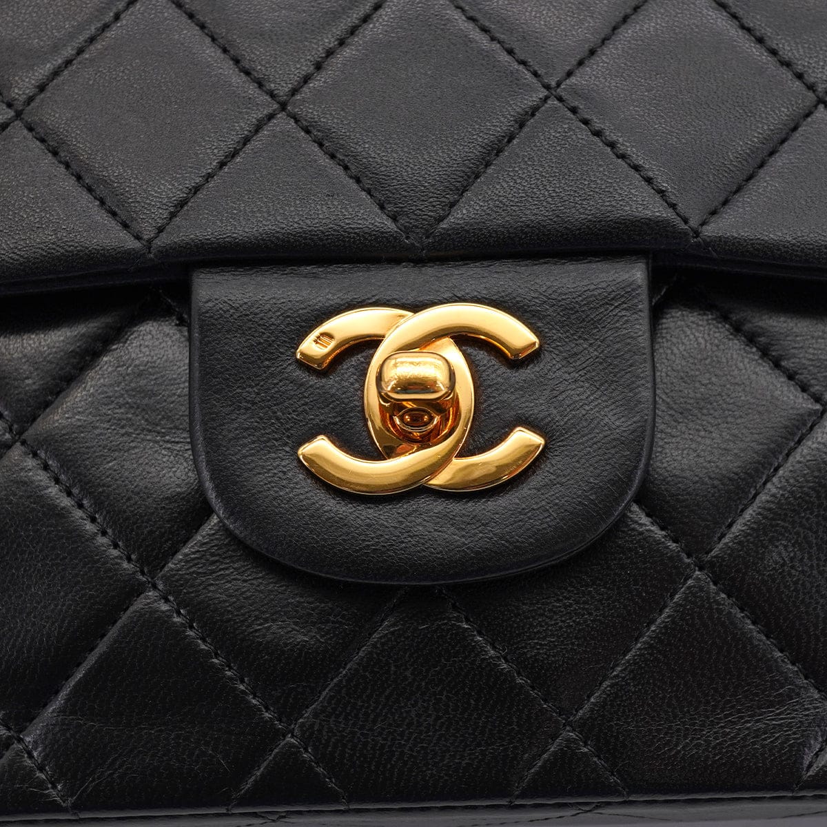 PURPOSE VINTAGE CHANEL CLASSIC FLAP MEDIUM CHAIN SHOULDER BAG BLACK LAMB SKIN GOLD HARDWARE 90327056