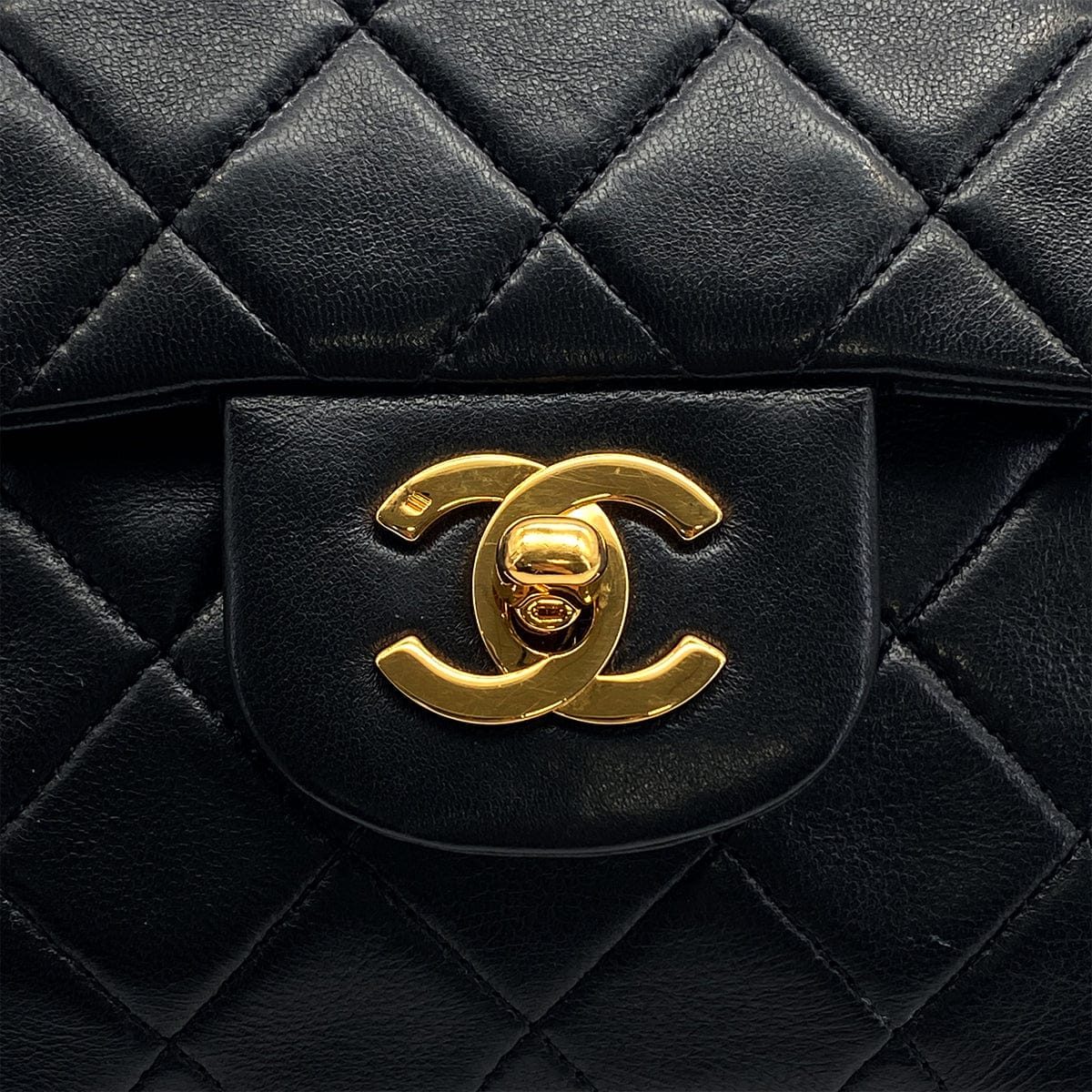 PURPOSE VINTAGE CHANEL CLASSIC FLAP SMALL CHAIN SHOULDER BAG BLACK LAMB SKIN GOLD HARDWARE 90324823