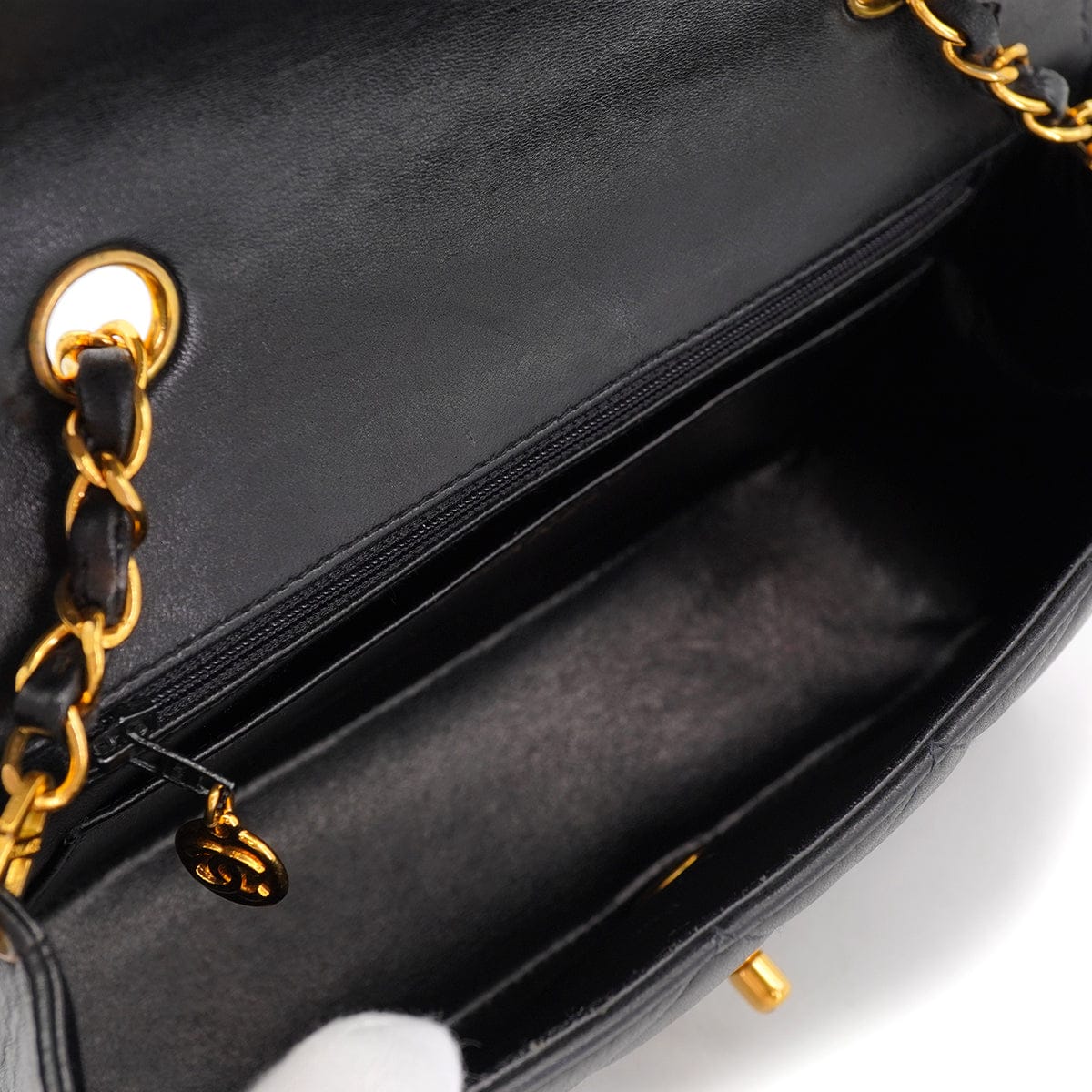 PURPOSE VINTAGE CHANEL DIANA SMALL CHAIN SHOULDER BAG BLACK LAMB SKIN GOLD HARDWARE 90327385