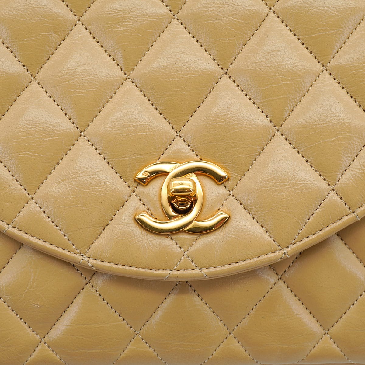PURPOSE VINTAGE CHANEL HALF MOON CHAIN SHOULDER BAG BEIGE LAMB SKIN GOLD HARDWARE 90317895