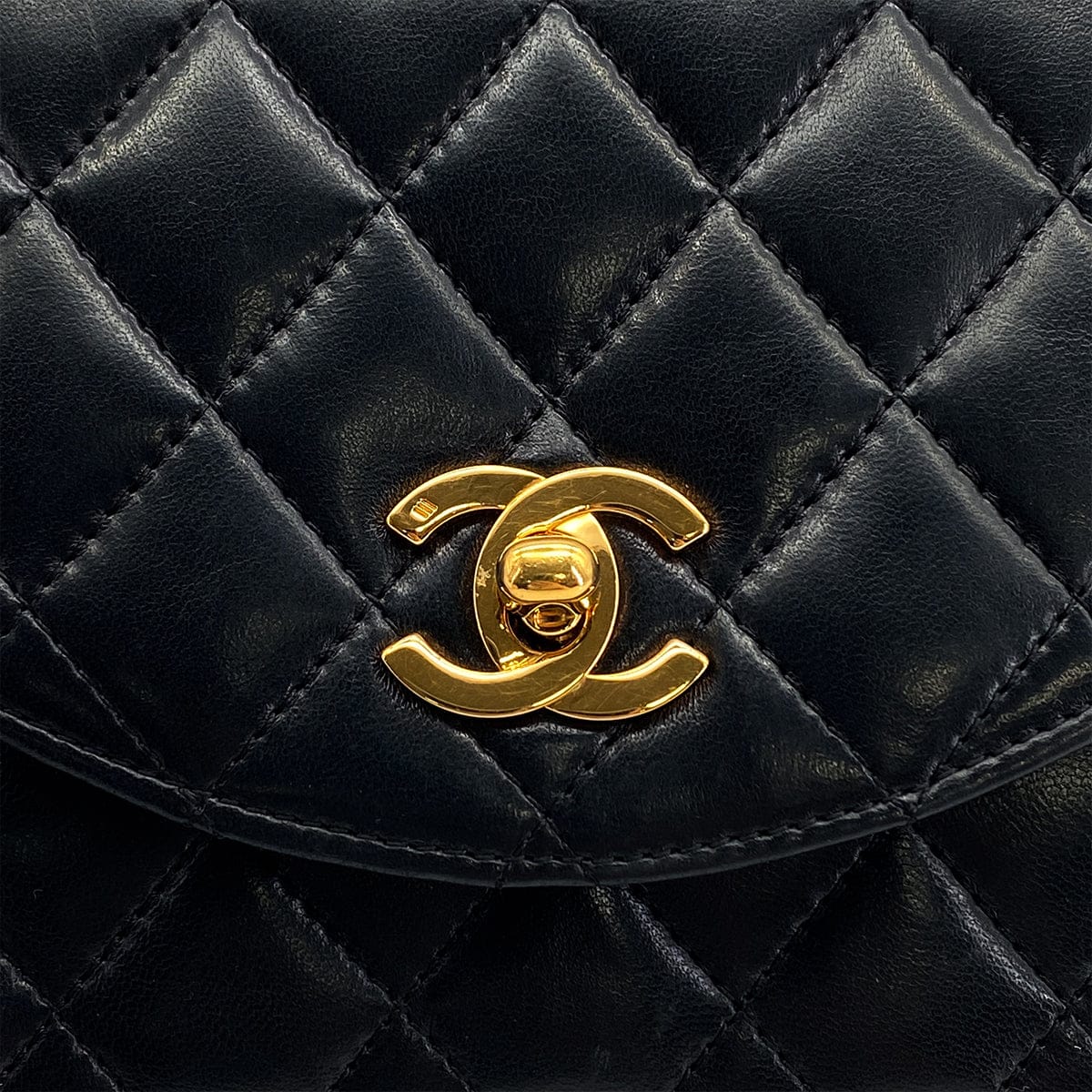 PURPOSE VINTAGE CHANEL HALF MOON CHAIN SHOULDER BAG BLACK LAMB SKIN GOLD HARDWARE 90317923
