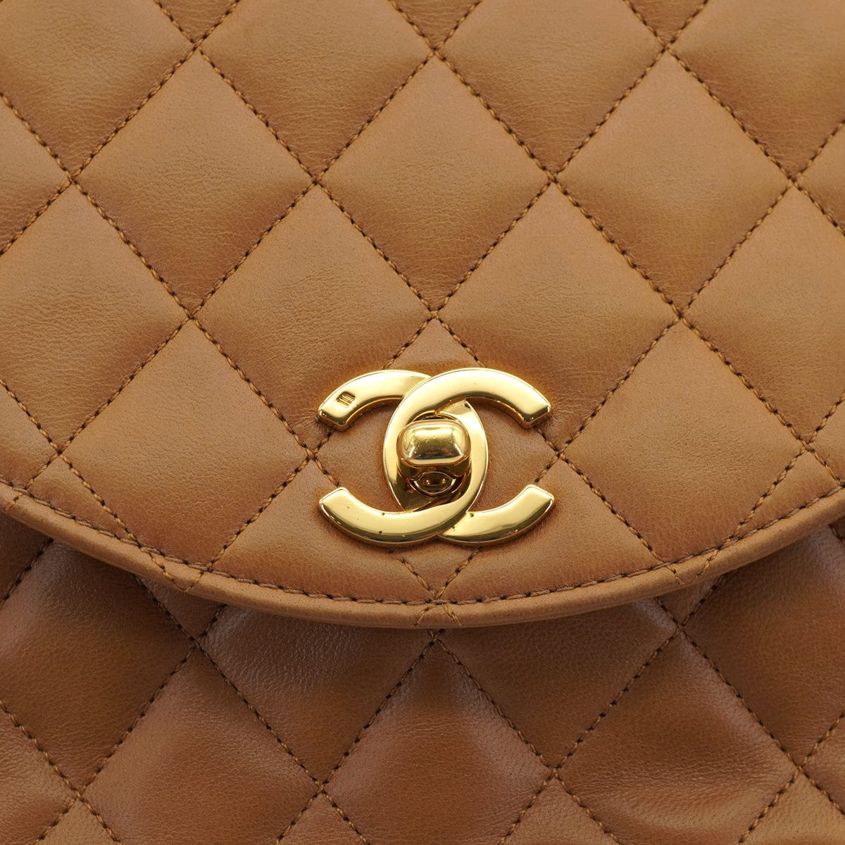 PURPOSE VINTAGE CHANEL HALF MOON CHAIN SHOULDER BAG BROWN LAMB SKIN GOLD HARDWARE 90318628