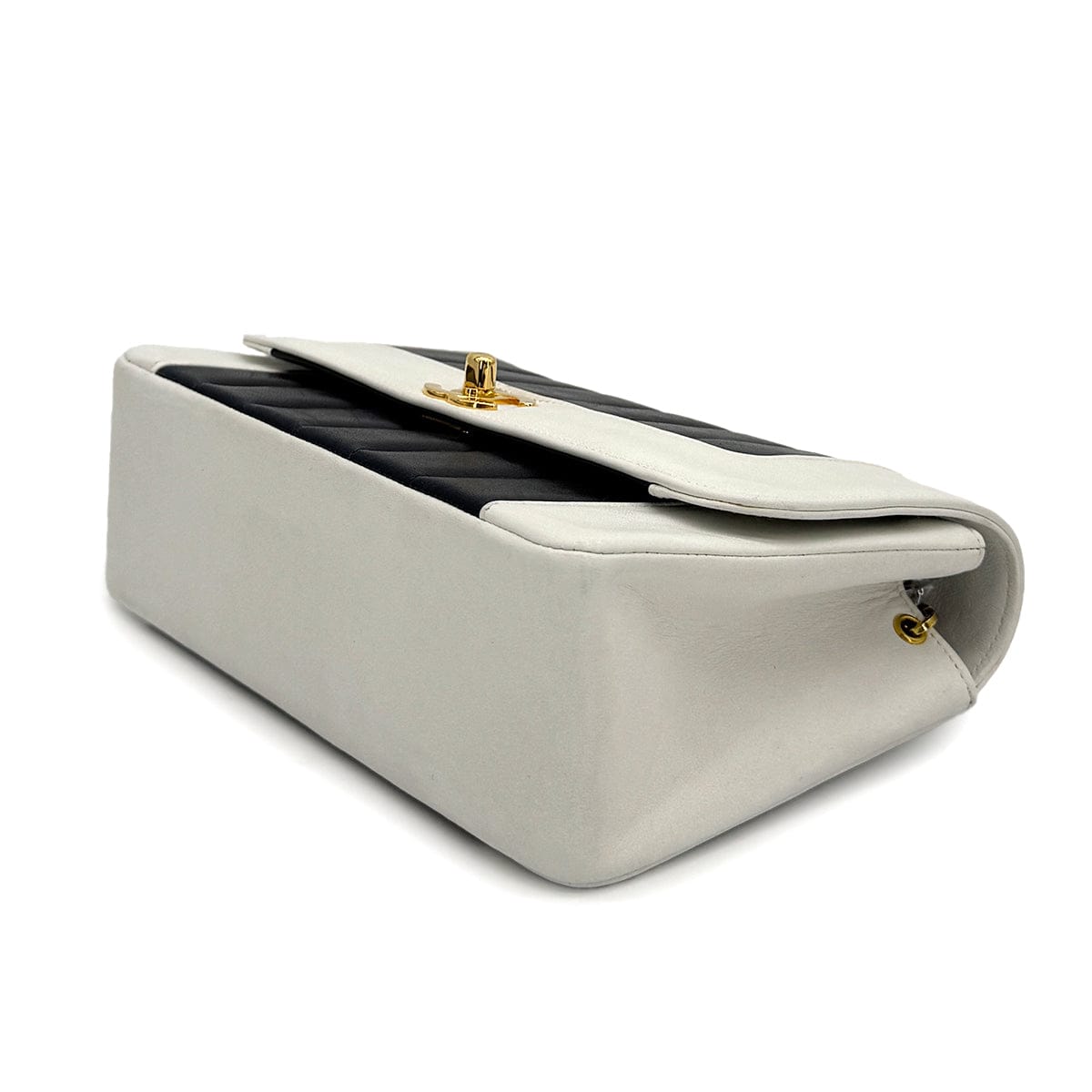 PURPOSE VINTAGE CHANEL MADEMOISELLE CHAIN SHOULDER BAG NAVY WHITE LAMB SKIN GOLD HARDWARE 90322940