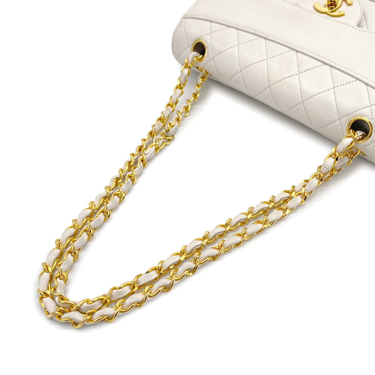 PURPOSE VINTAGE CHANEL MATELASSE CHAIN SHOULDER BAG WHITE LAMB SKIN GOLD HARDWARE 90324753