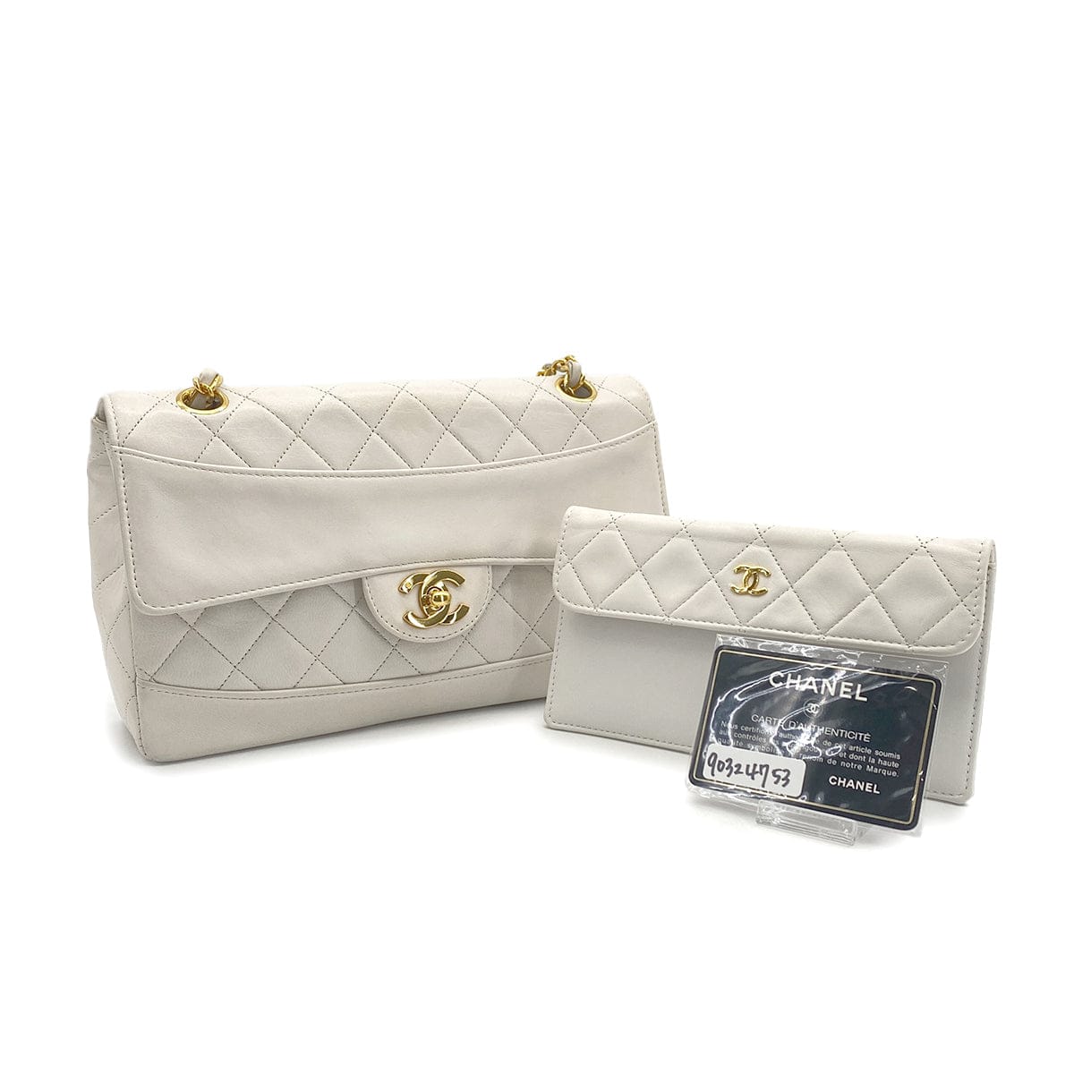 PURPOSE VINTAGE CHANEL MATELASSE CHAIN SHOULDER BAG WHITE LAMB SKIN GOLD HARDWARE 90324753