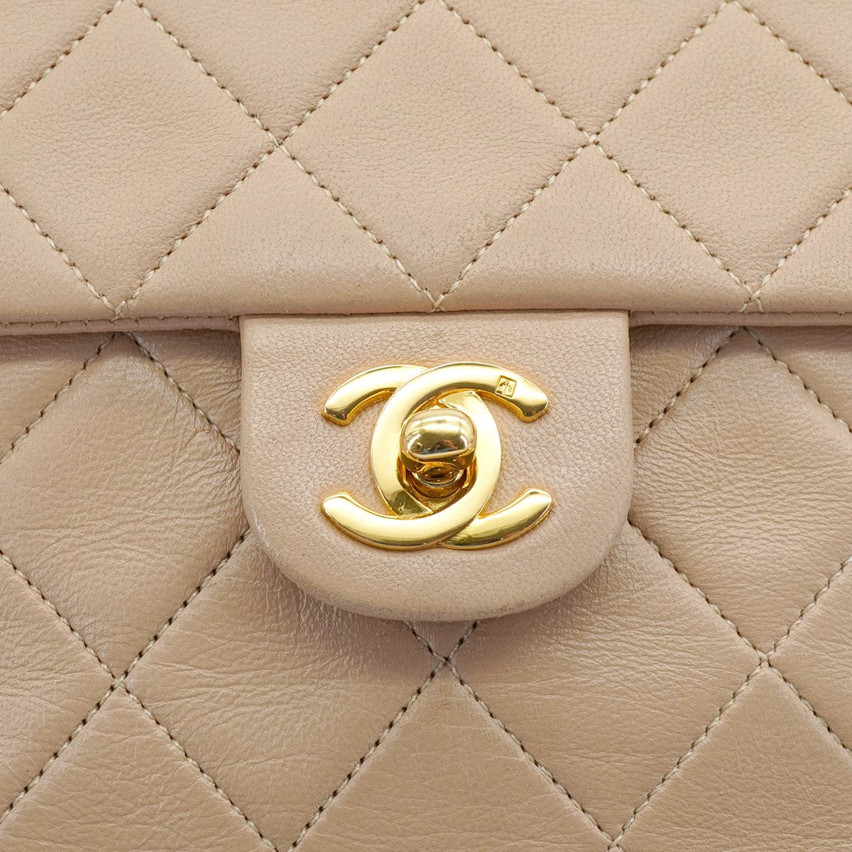 PURPOSE VINTAGE CHANEL MINI MATELASSE CHAIN SHOULDER BAG BEIGE LAMB SKIN GOLD HARDWARE 90326859
