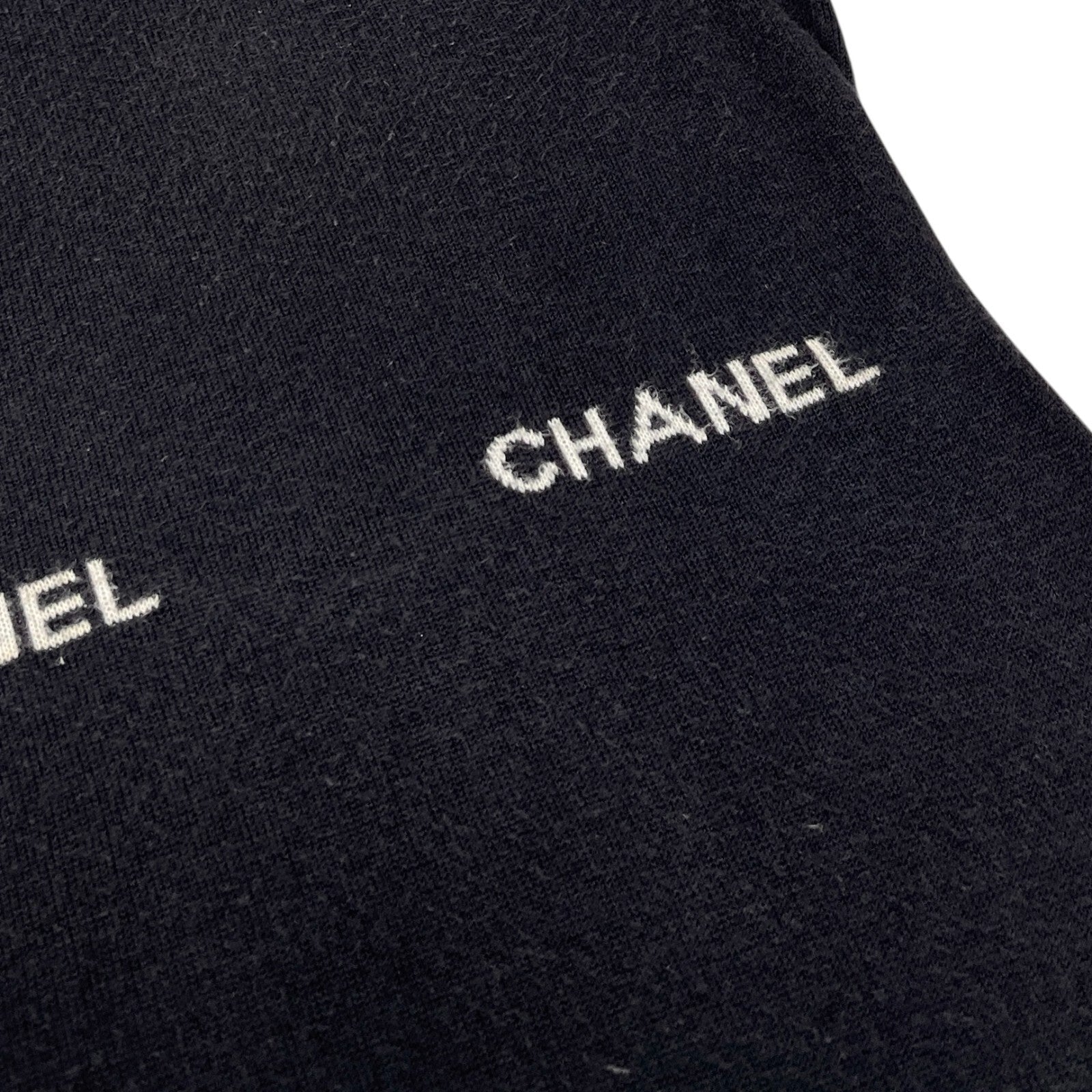 CHANEL Vintage 04P Logo Knit T-shirt Top #40 Round Neck Black White Cotton