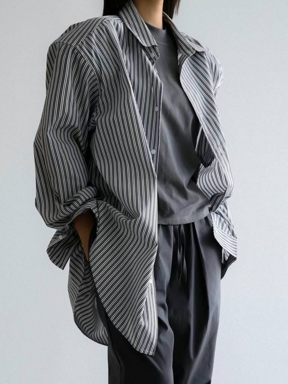 SEOUL COLLECTION OVERSIZED PINSTRIPE SHIRT (LIVE SHOW)