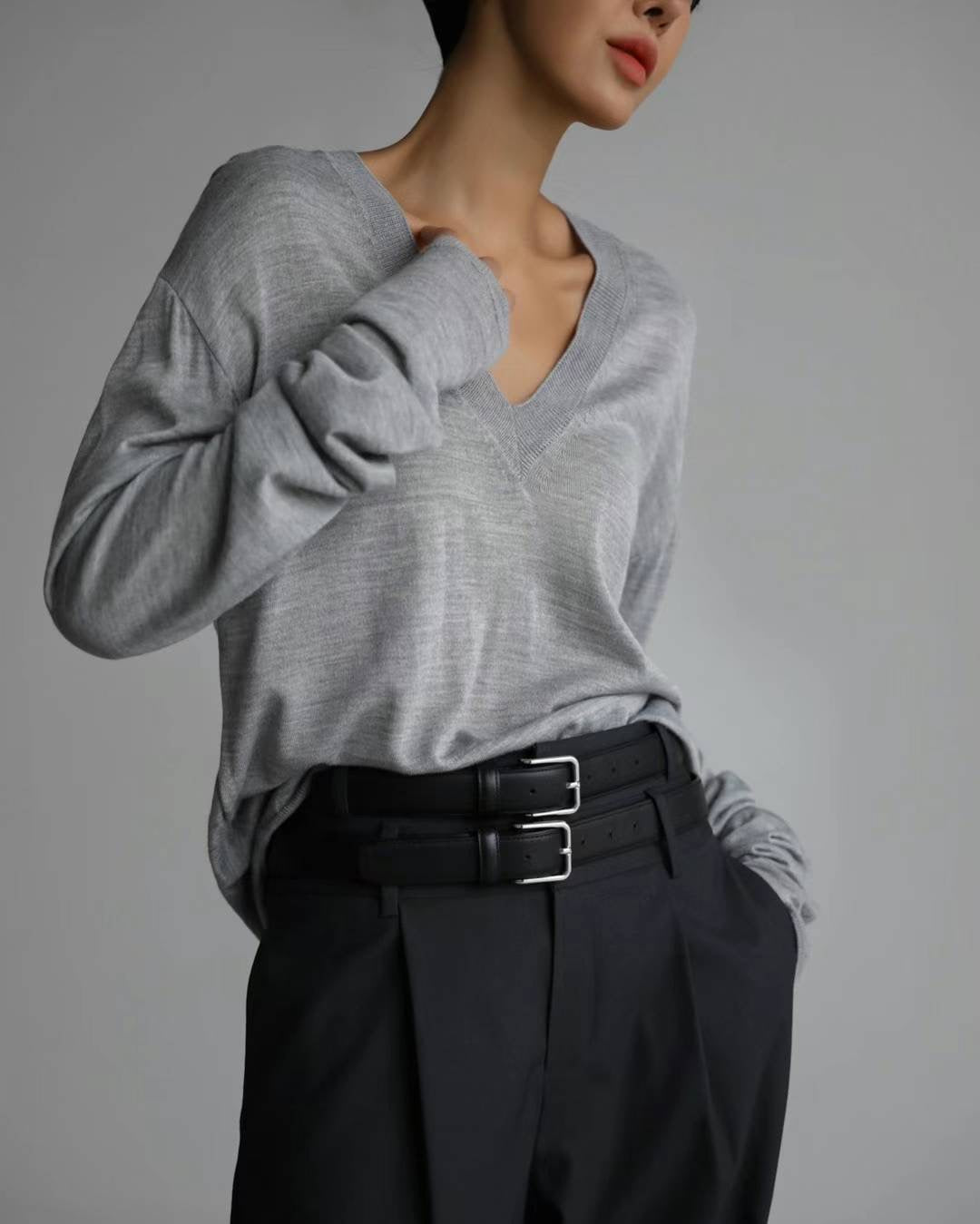 SEOUL COLLECTION LONG SLEEVE V-NECK KNITWEAR