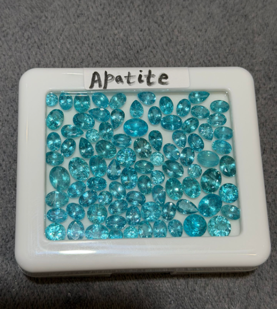Neon Blue Apatite (price per 1 stone) DXBCS3478