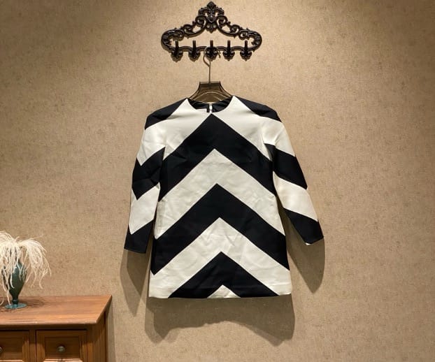 Valentino Valentino FW23 New Black and White Wool Dress / Size 36 / 99% New / 35445 SYCF35445