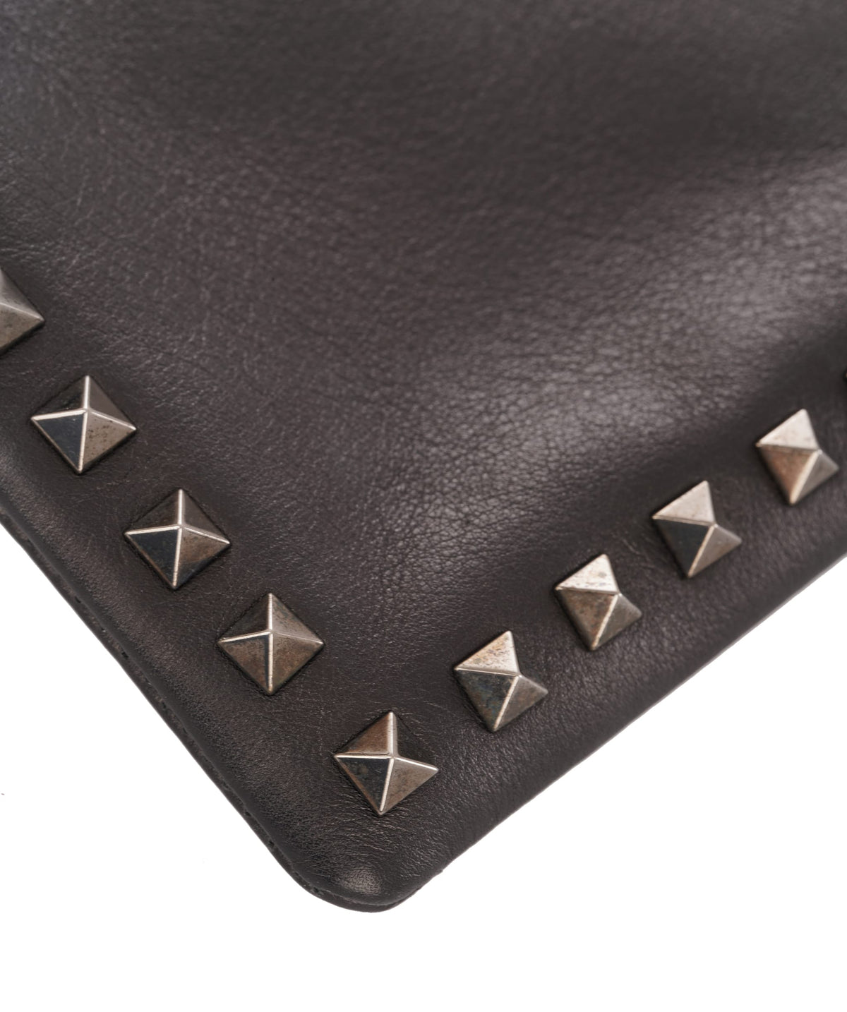 Valentino Garavani Valentino Garavani Rockstud Leather Pouch Clutch ALC4349