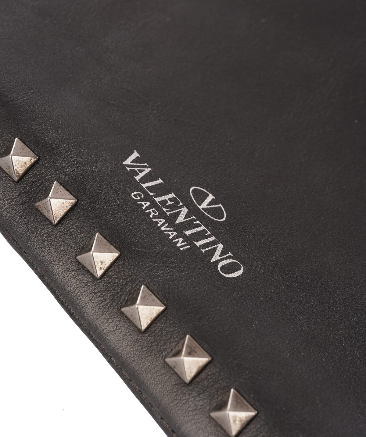 Valentino Garavani Valentino Garavani Rockstud Leather Pouch Clutch ALC4349