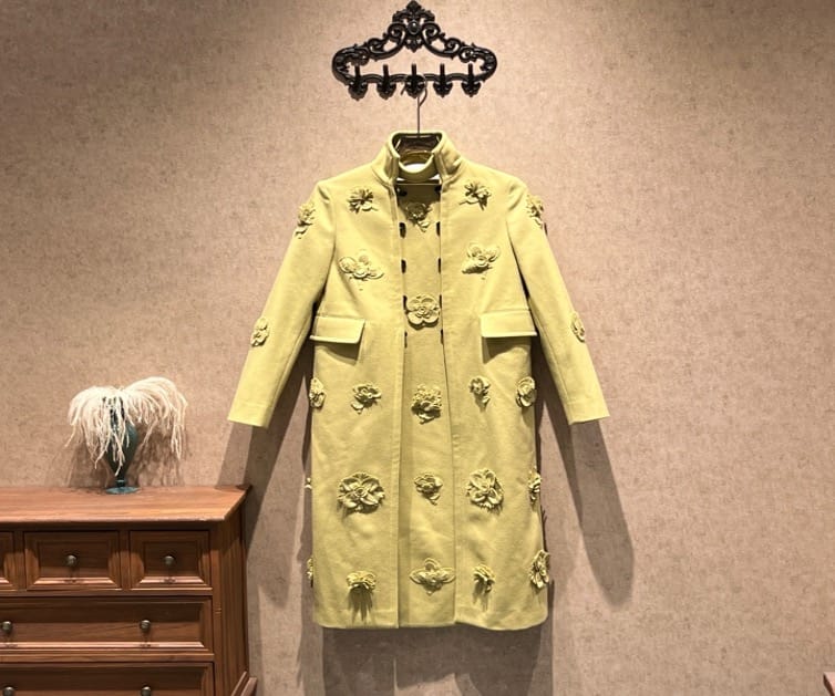 Valentino Valentino Limited Edition Avocado Flower Wool Coat / Size 38 / Brand New / Retail Price 200,000 RMB / 42346