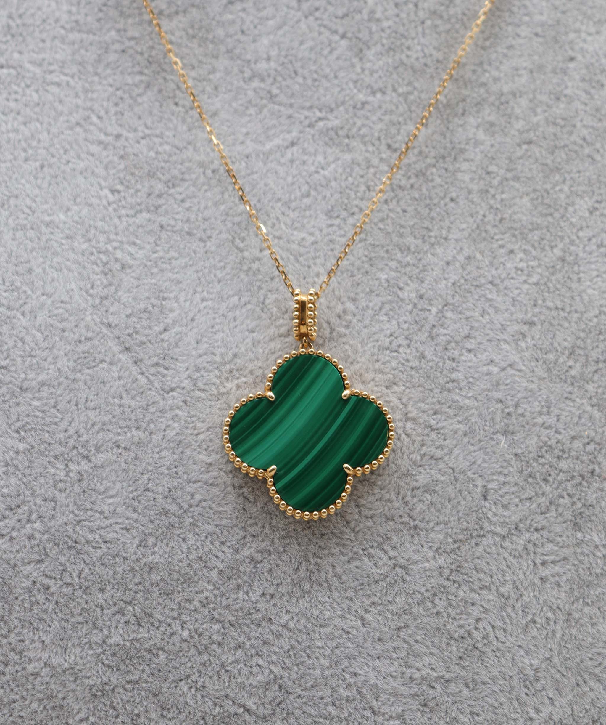 Van Cleef & Arpels Van Cleef Magic Malachite Alhambra Pendant Necklace AGC2043