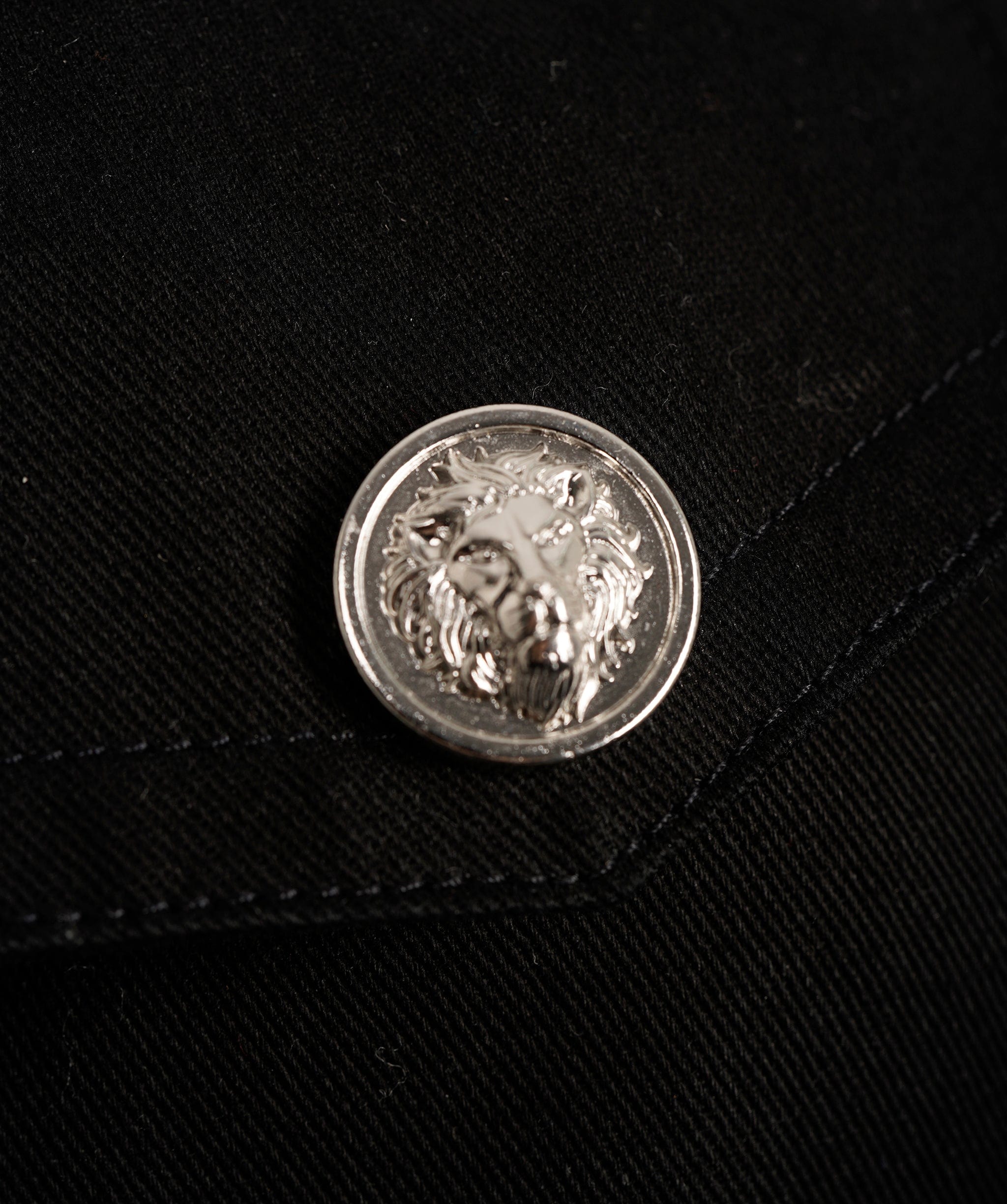 Versace Versus Versace Vintage Black Cotton Lion-Hed Embellished Belted Trench Coat ALC2016