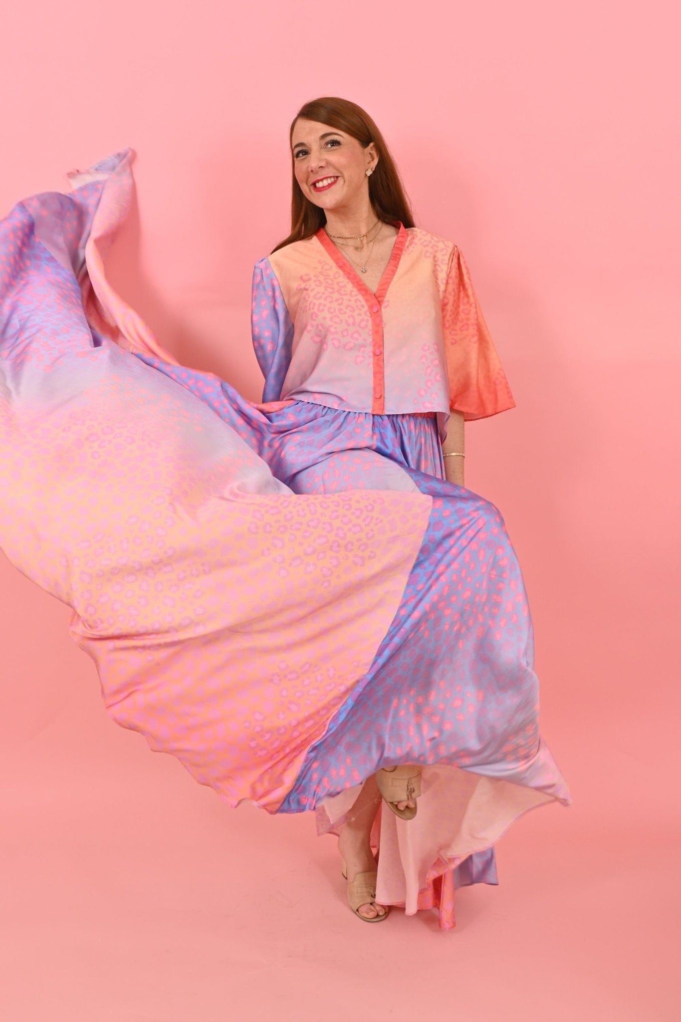 White Hello Skirt Karl Leo Gradient | تنورة