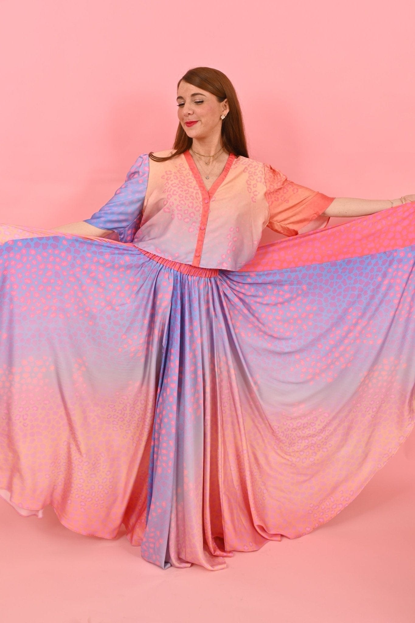 White Hello Skirt Karl Leo Gradient | تنورة